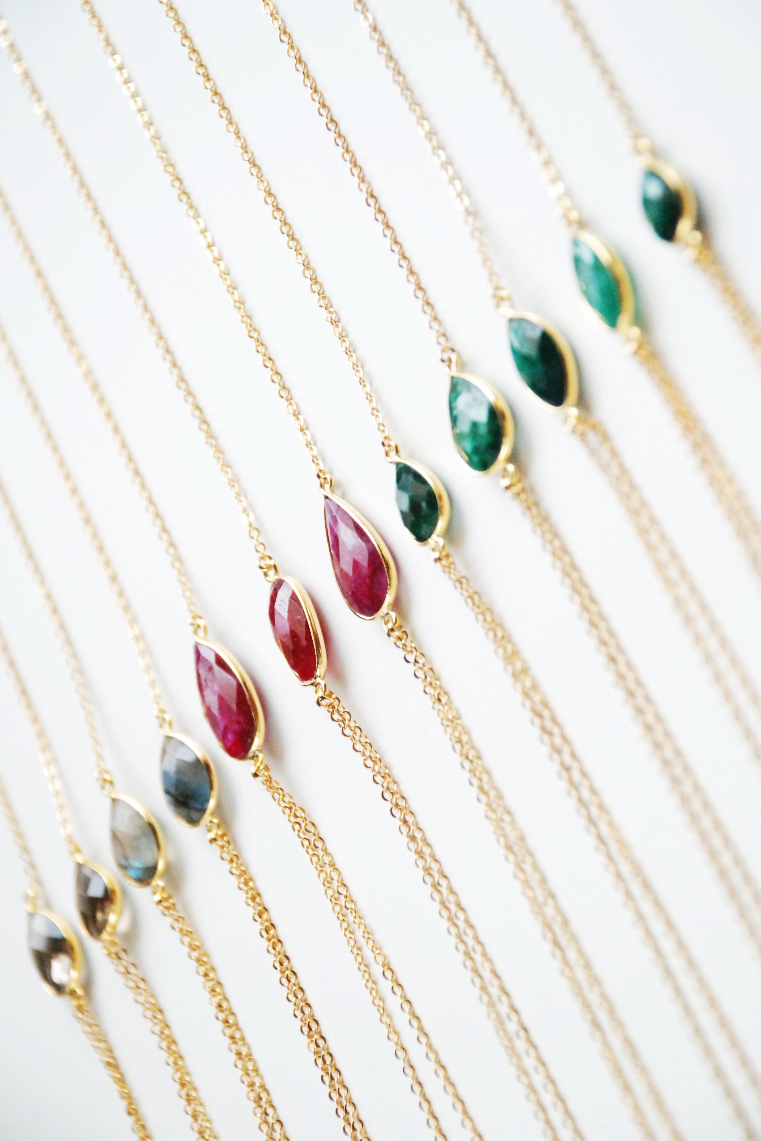 Precious Stones Lariat Necklaces - Boutique Minimaliste has waterproof, durable, elegant and vintage inspired jewelry