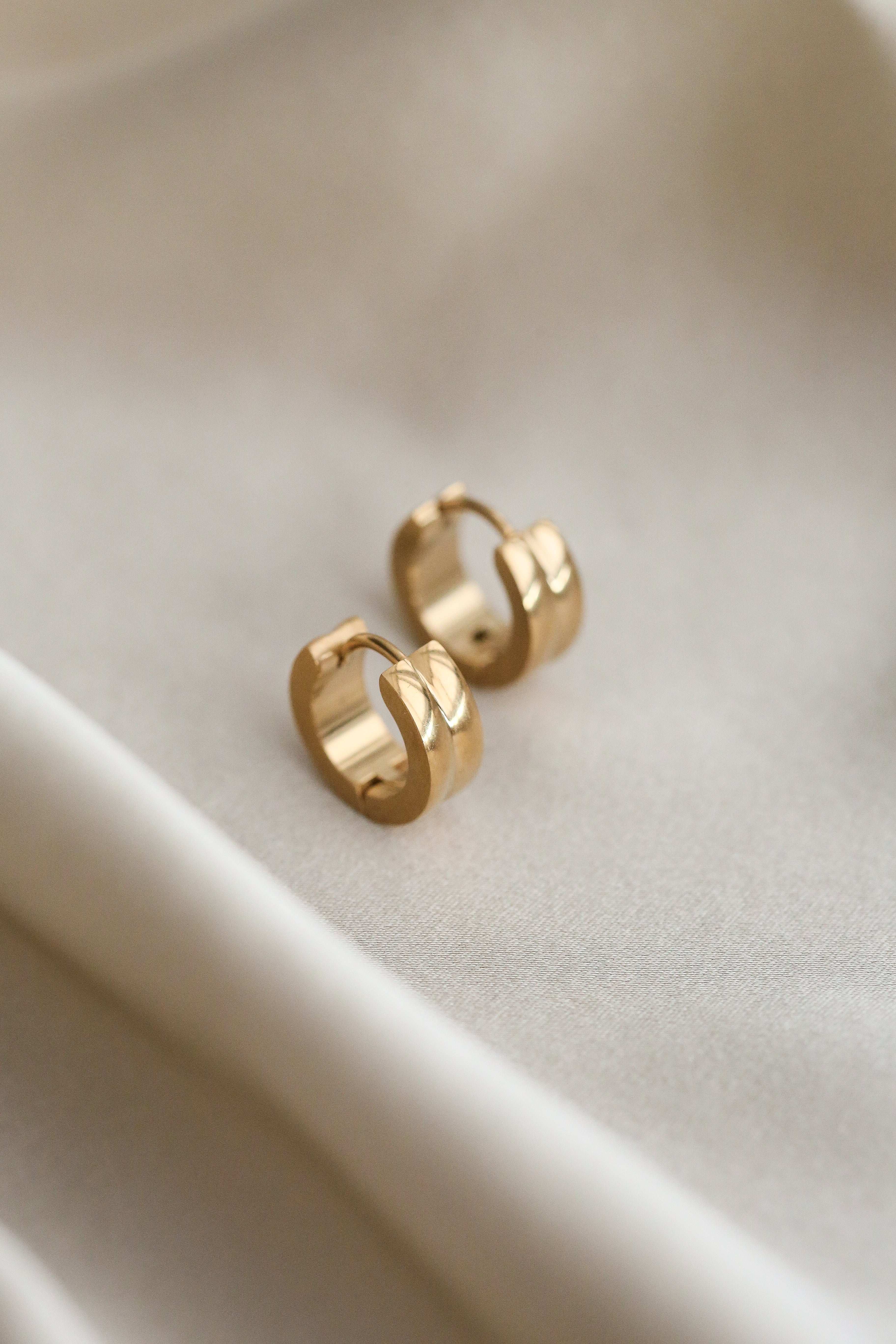 Prima Hoop Earrings - Boutique Minimaliste has waterproof, durable, elegant and vintage inspired jewelry