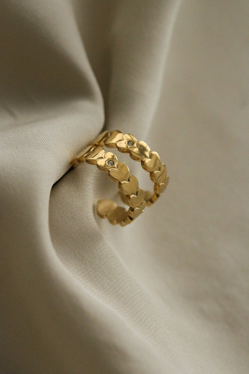 Riri Hoops - Boutique Minimaliste has waterproof, durable, elegant and vintage inspired jewelry