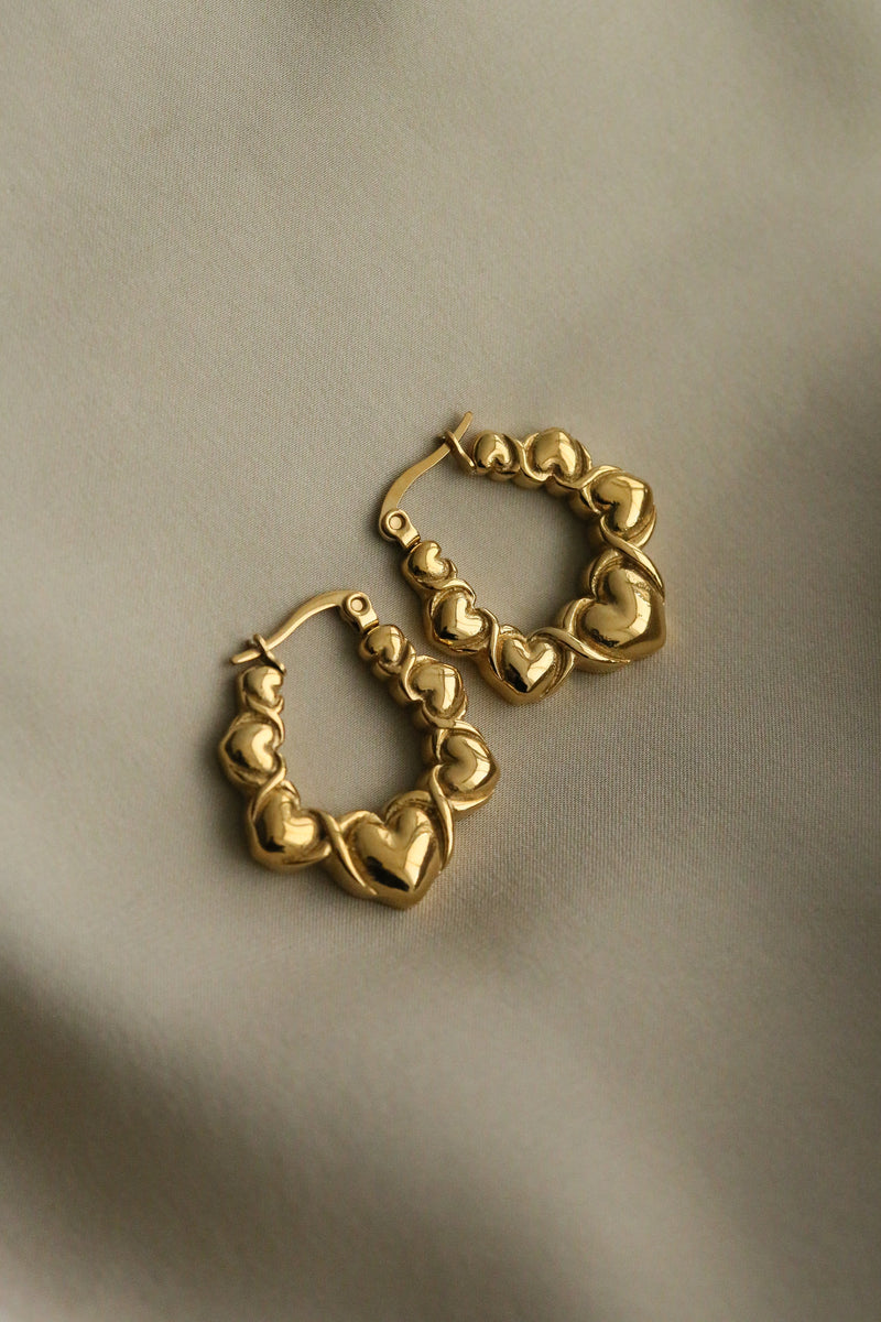 Rita Hoops - Boutique Minimaliste has waterproof, durable, elegant and vintage inspired jewelry