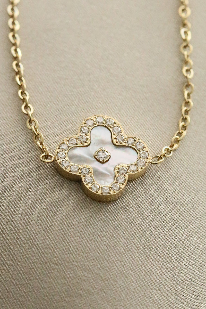 Roma Bracelet - Boutique Minimaliste has waterproof, durable, elegant and vintage inspired jewelry