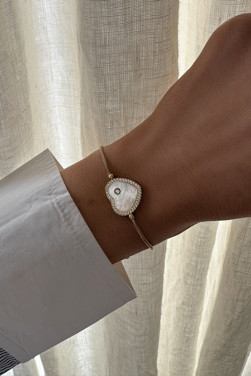 Rue Bracelet - Boutique Minimaliste has waterproof, durable, elegant and vintage inspired jewelry