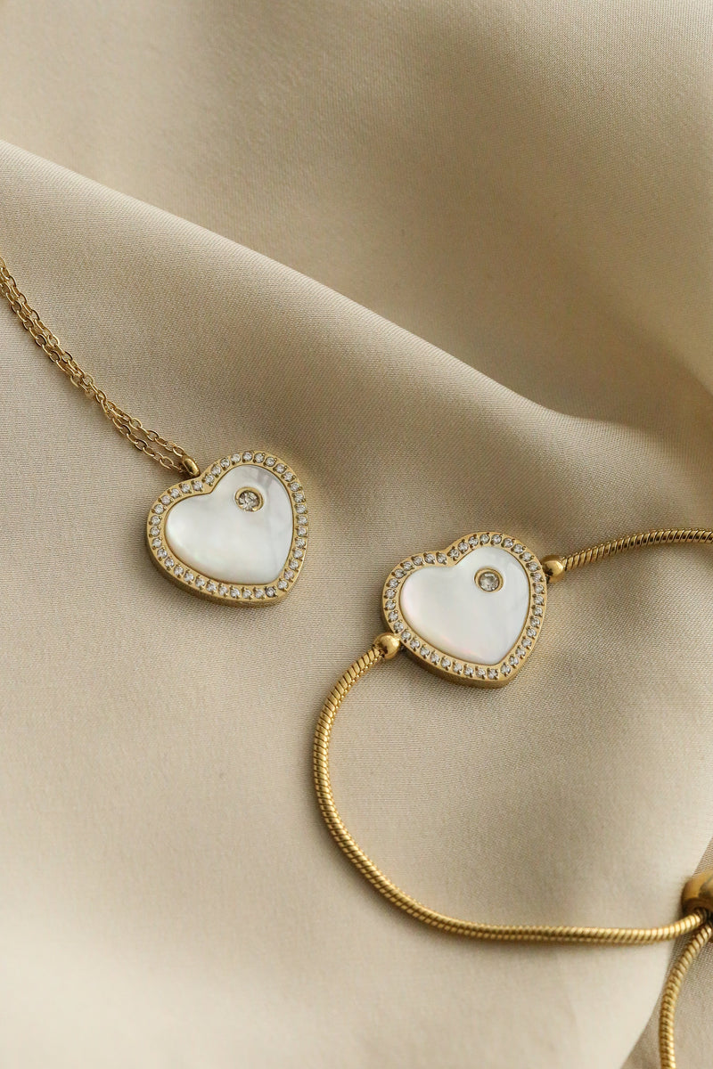 Rue Necklace - Boutique Minimaliste has waterproof, durable, elegant and vintage inspired jewelry