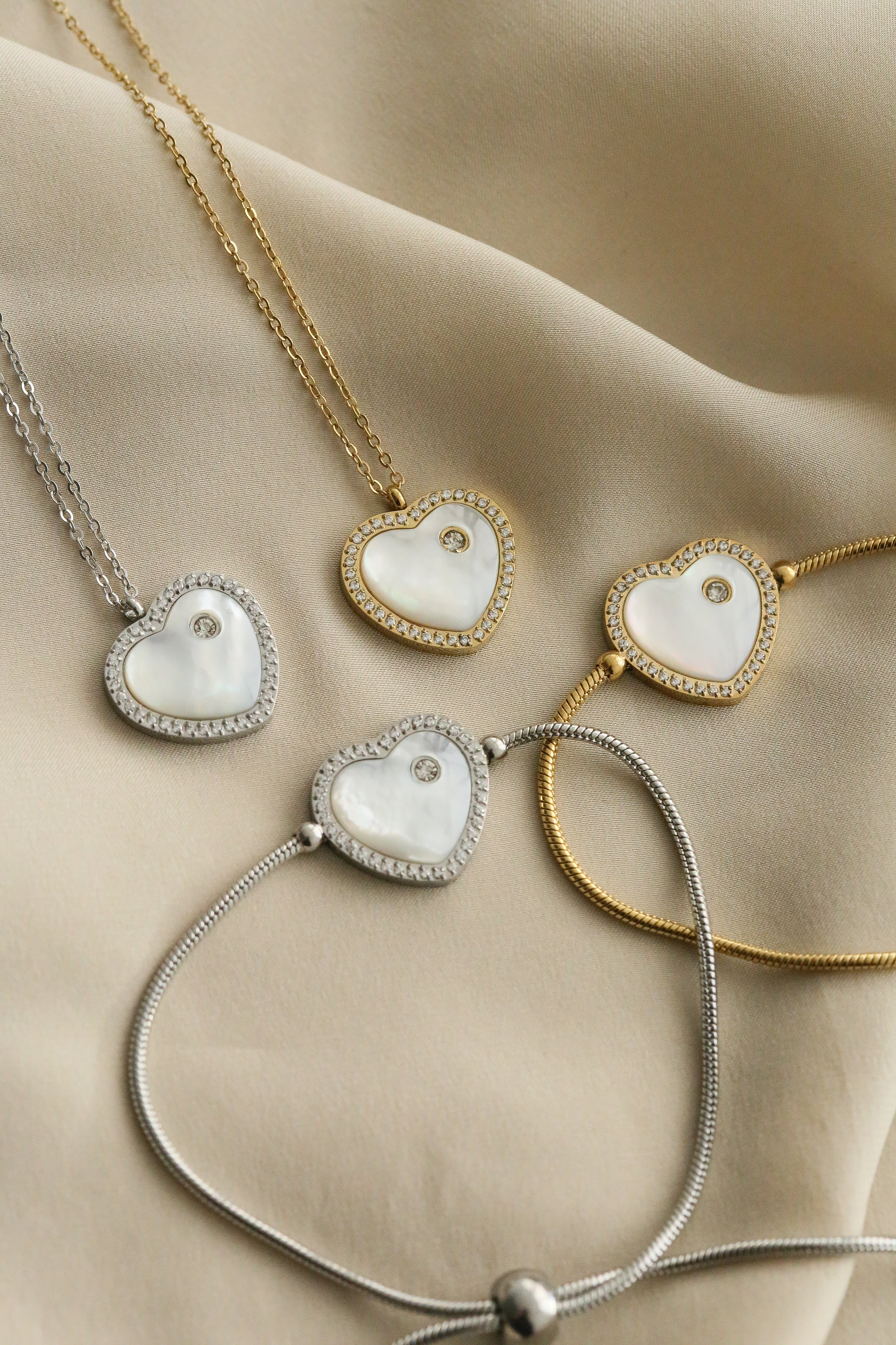 Rue Necklace - Boutique Minimaliste has waterproof, durable, elegant and vintage inspired jewelry