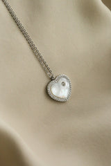 Rue Necklace - Boutique Minimaliste has waterproof, durable, elegant and vintage inspired jewelry