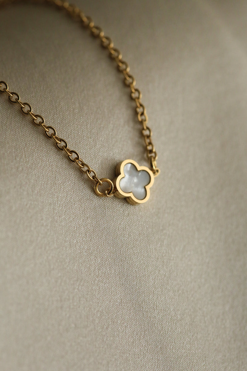 Sabrina Bracelet - Boutique Minimaliste has waterproof, durable, elegant and vintage inspired jewelry