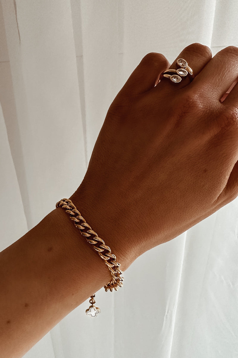 Sadie Bracelet - Boutique Minimaliste has waterproof, durable, elegant and vintage inspired jewelry