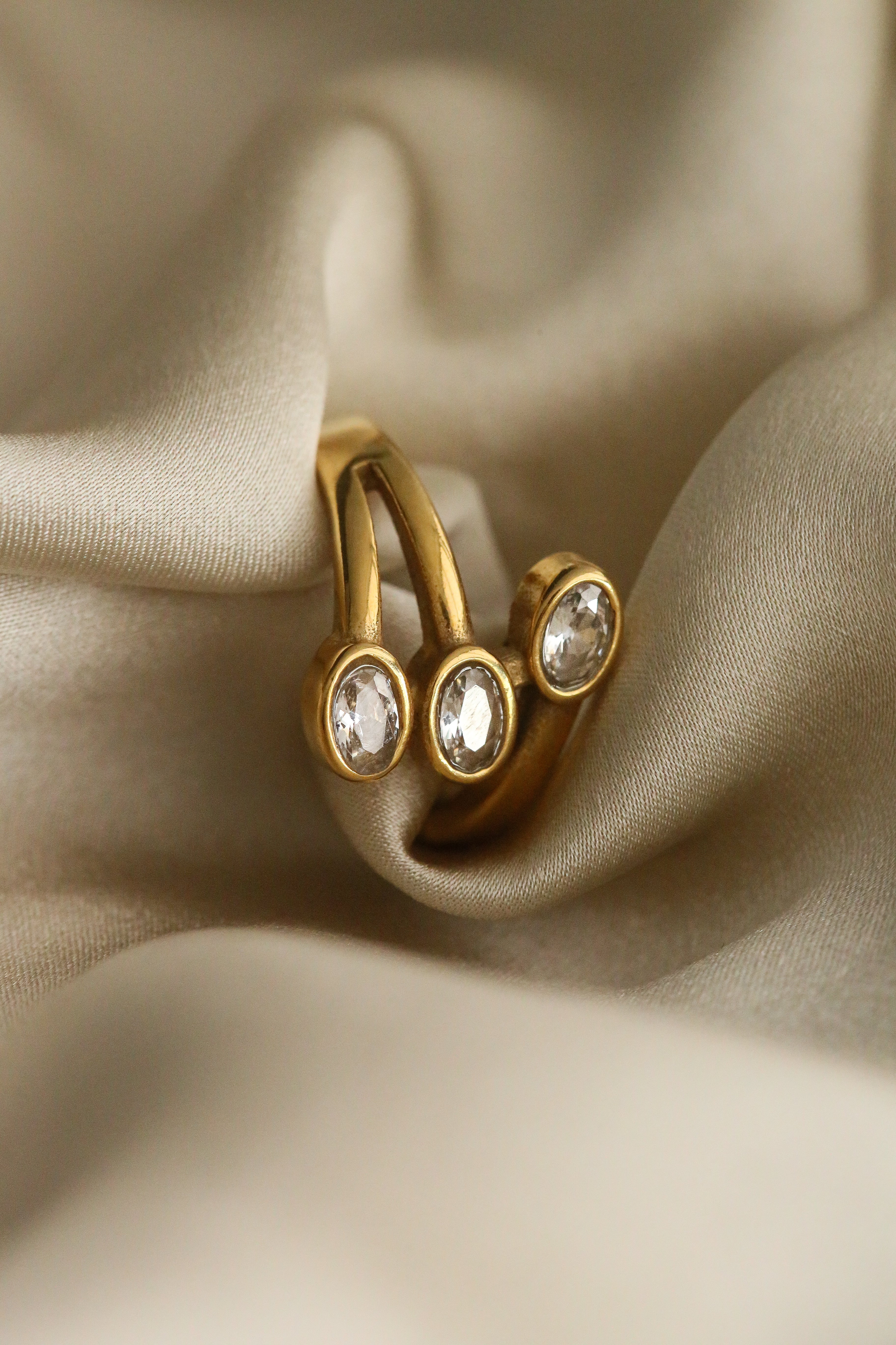 Scarlet Ring - Boutique Minimaliste has waterproof, durable, elegant and vintage inspired jewelry