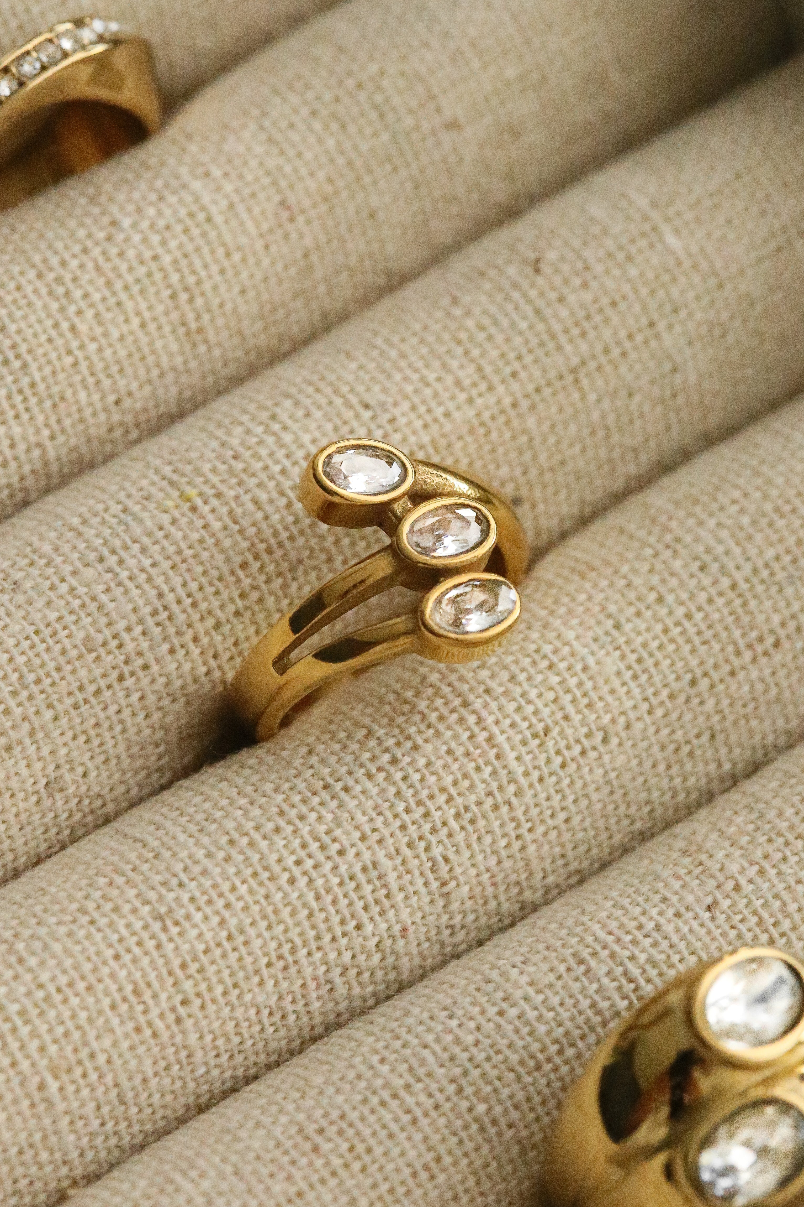 Scarlet Ring - Boutique Minimaliste has waterproof, durable, elegant and vintage inspired jewelry