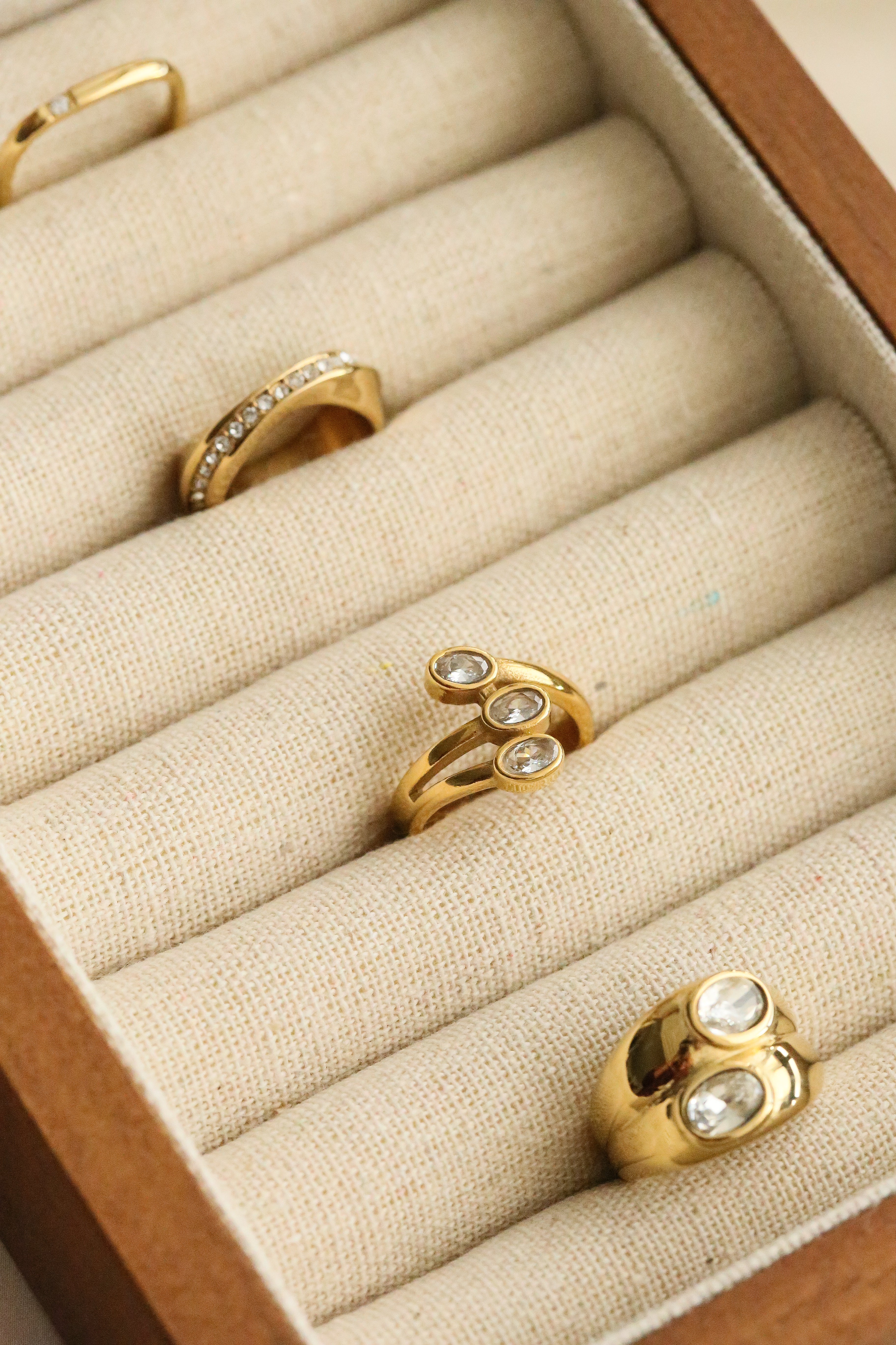 Scarlet Ring - Boutique Minimaliste has waterproof, durable, elegant and vintage inspired jewelry