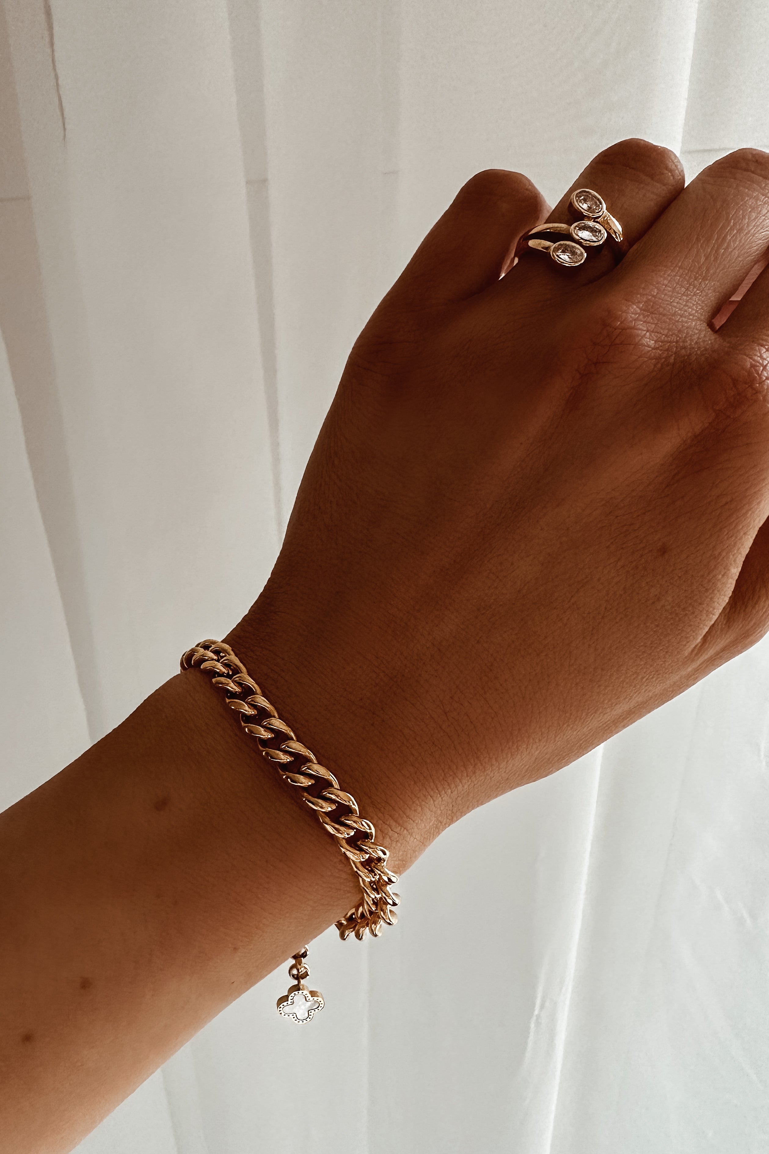 Scarlet Ring - Boutique Minimaliste has waterproof, durable, elegant and vintage inspired jewelry