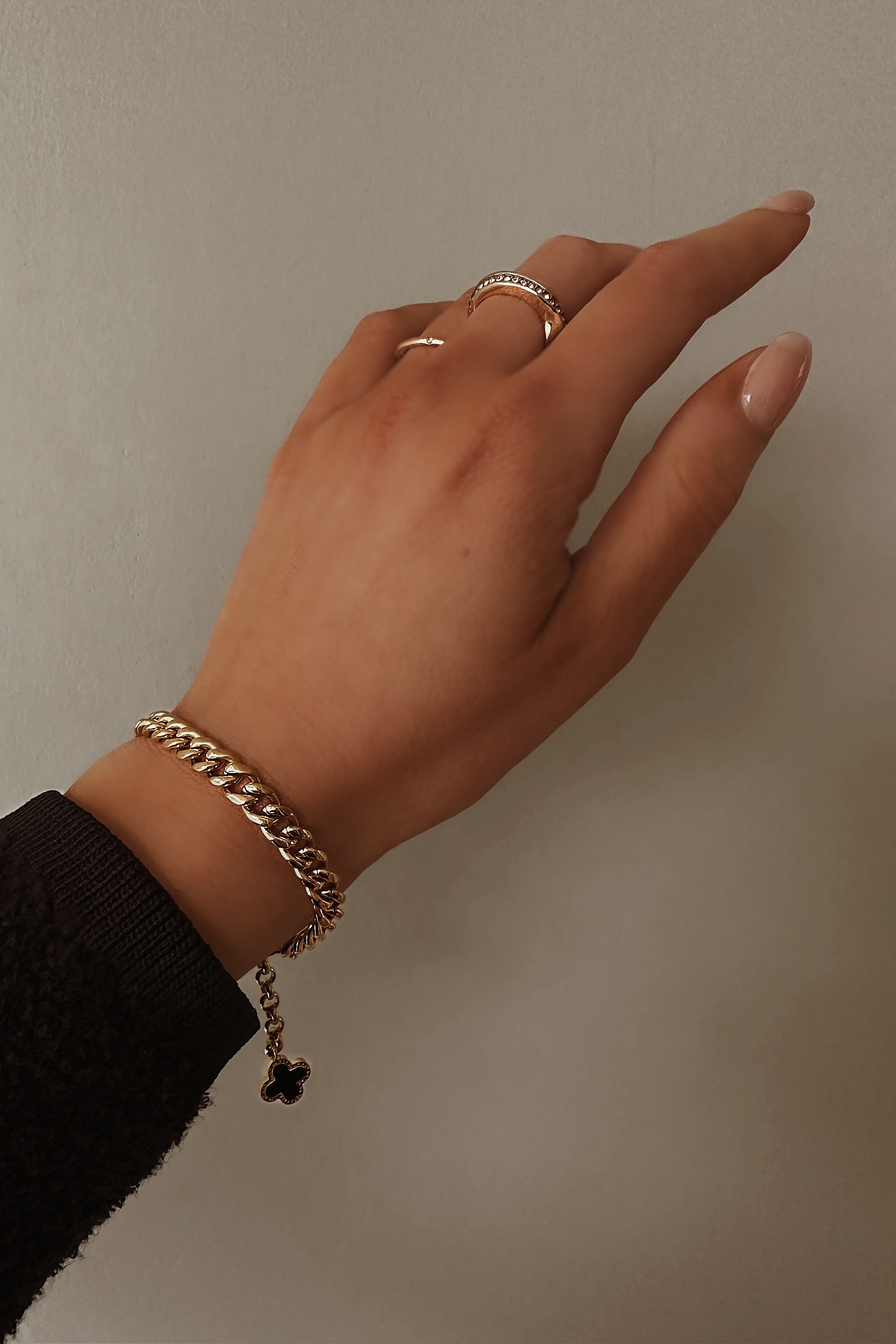 Scarlet Ring - Boutique Minimaliste has waterproof, durable, elegant and vintage inspired jewelry