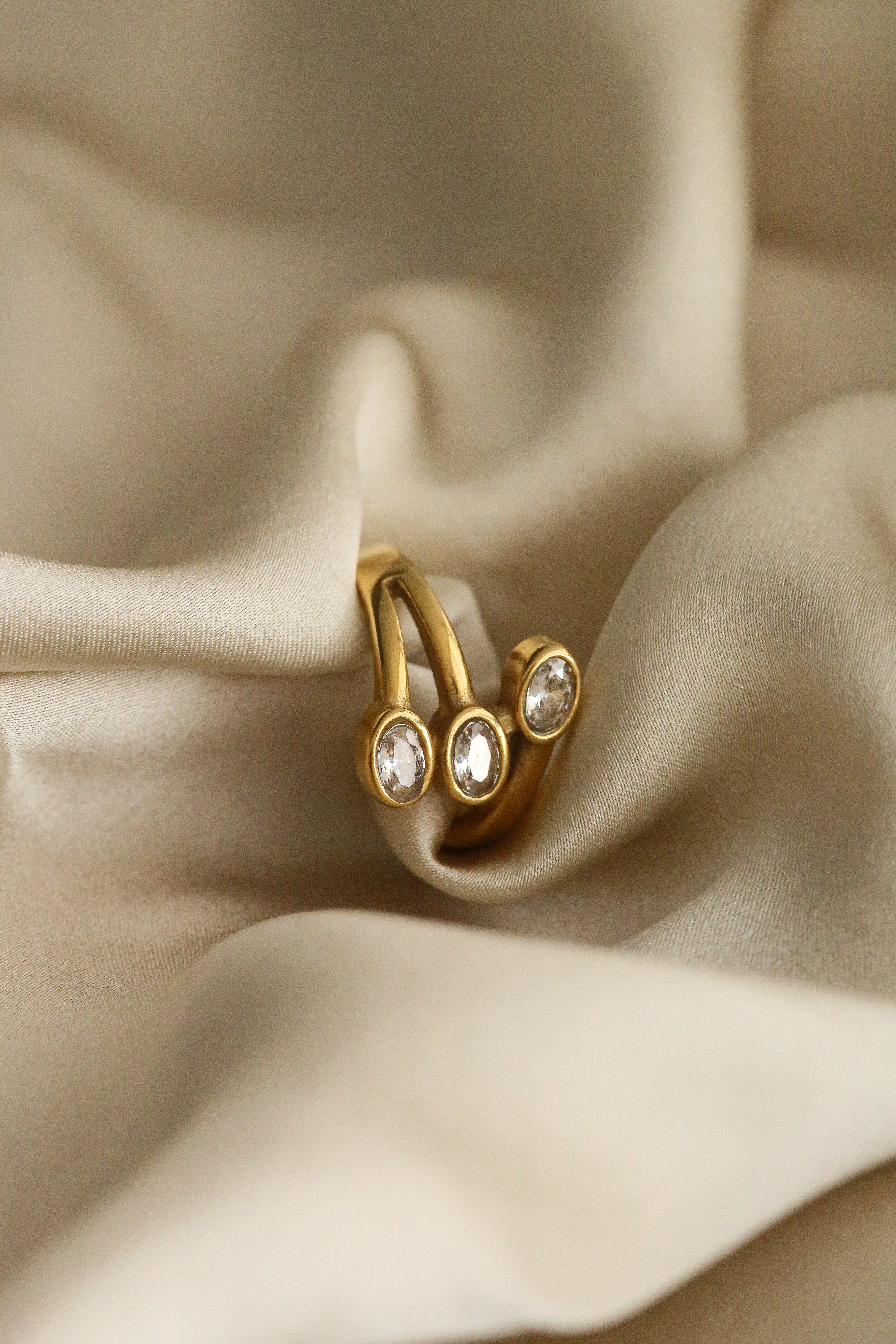 Scarlet Ring - Boutique Minimaliste has waterproof, durable, elegant and vintage inspired jewelry