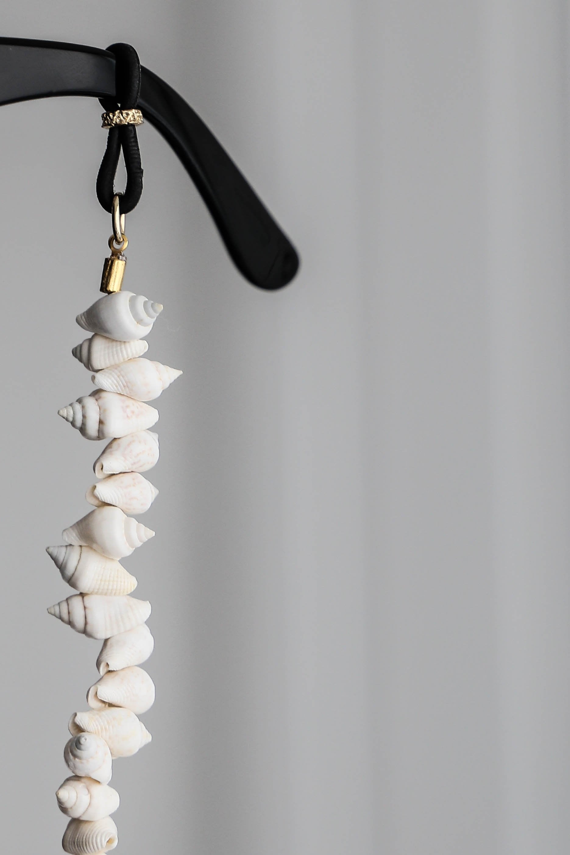 Shells - Sunglasses Chain - Boutique Minimaliste has waterproof, durable, elegant and vintage inspired jewelry