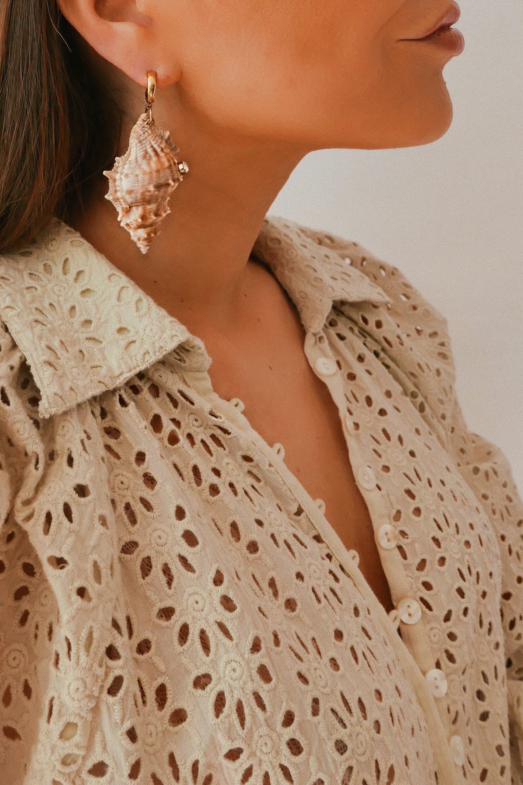 (Single) Cervia Earring - has waterproof, durable, elegant and vintage inspired jewelry