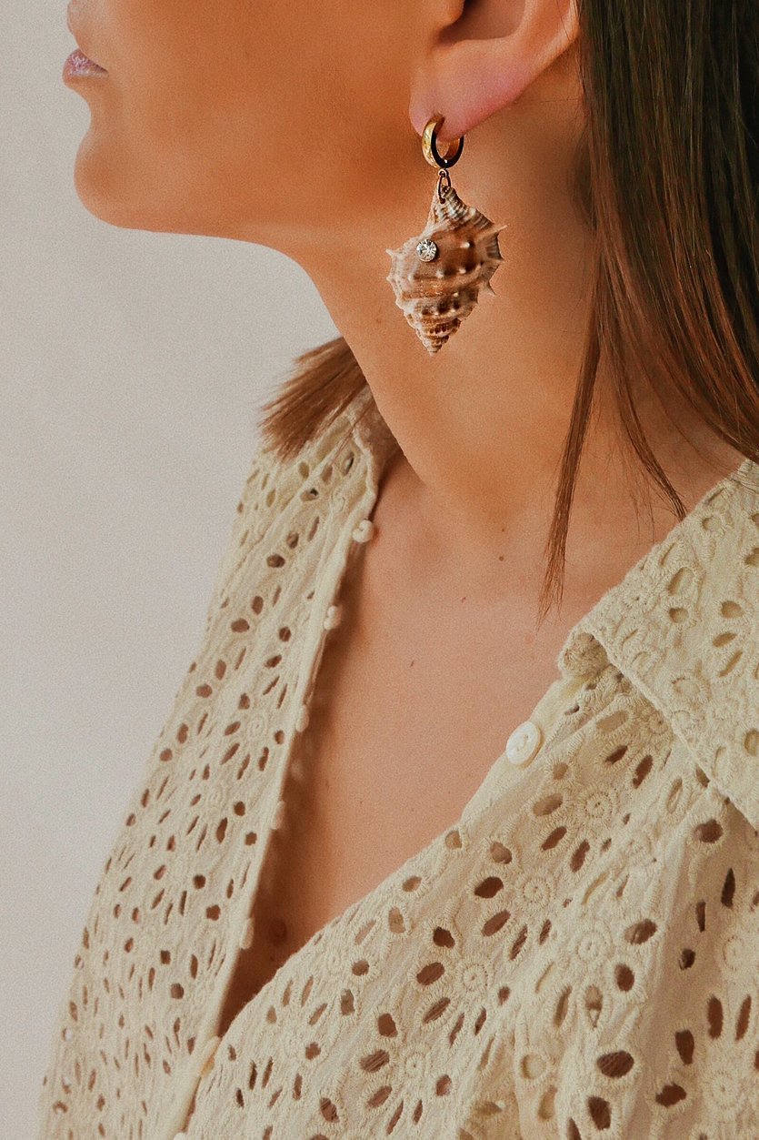 (Single) Cervia Earring - has waterproof, durable, elegant and vintage inspired jewelry