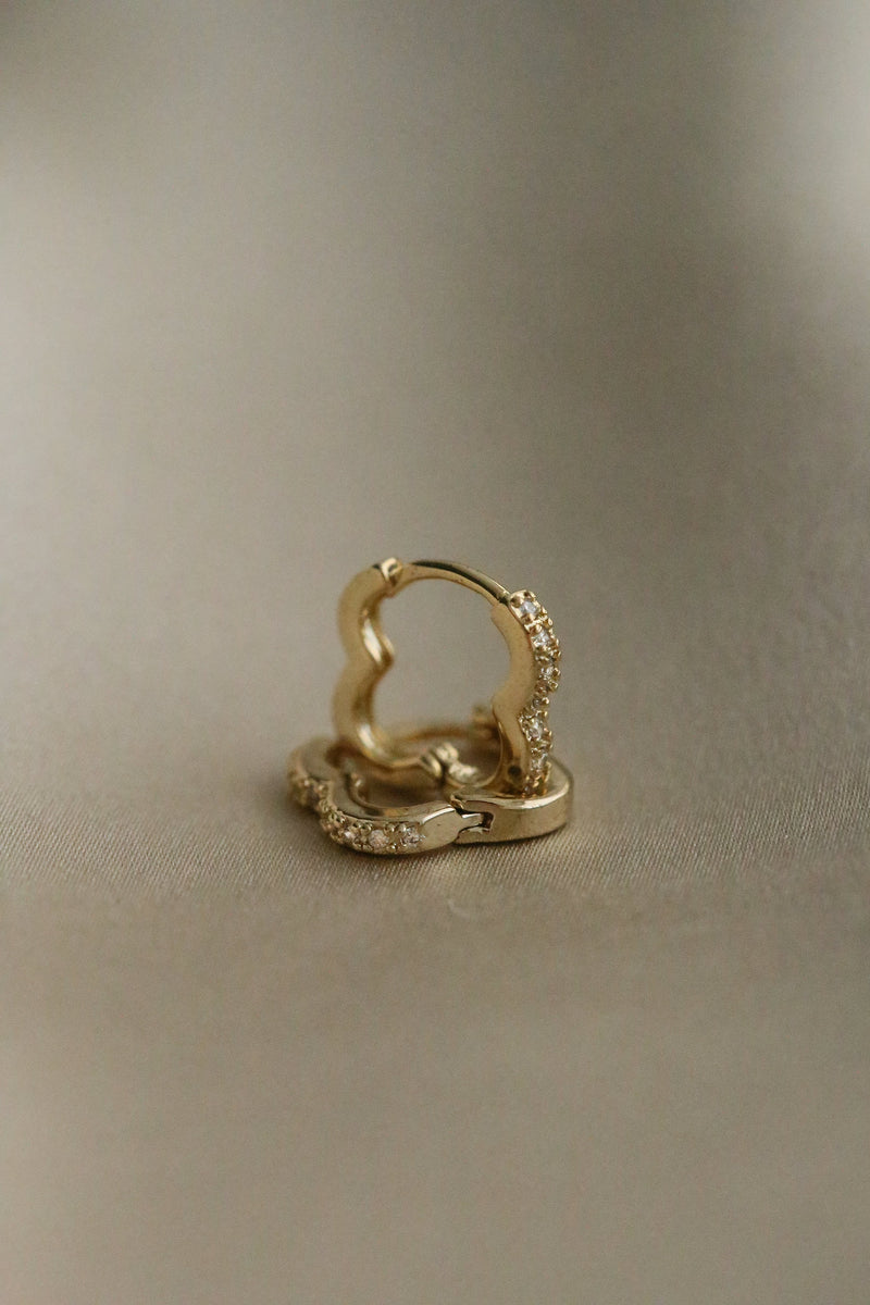 Sloane Huggies - Boutique Minimaliste has waterproof, durable, elegant and vintage inspired jewelry