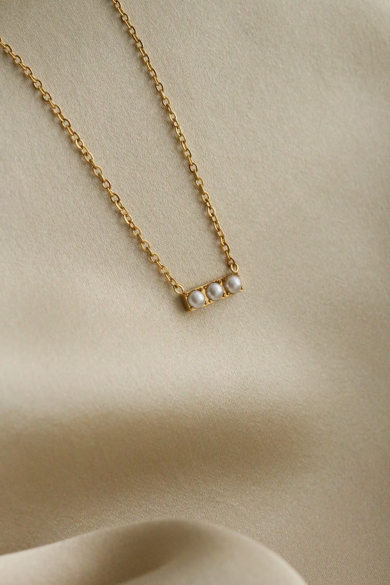 Teresa Necklace - Boutique Minimaliste has waterproof, durable, elegant and vintage inspired jewelry