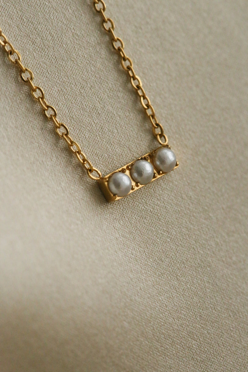 Teresa Necklace - Boutique Minimaliste has waterproof, durable, elegant and vintage inspired jewelry
