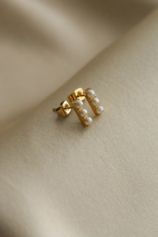 Teresa Studs - Boutique Minimaliste has waterproof, durable, elegant and vintage inspired jewelry