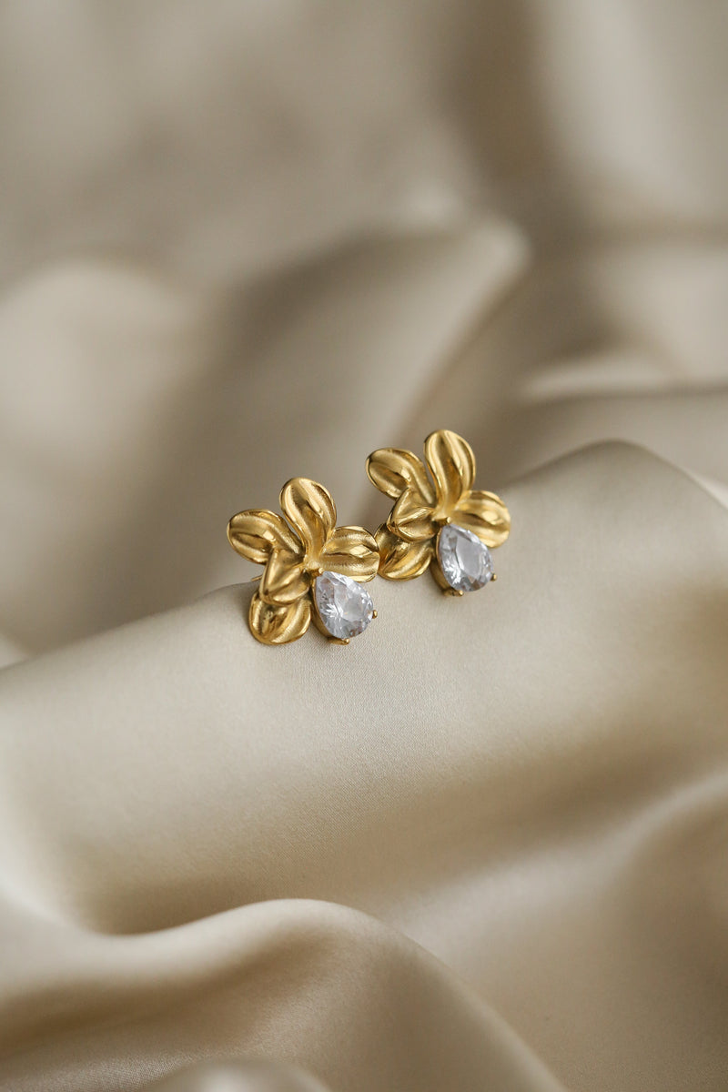 Terry Earrings - Boutique Minimaliste has waterproof, durable, elegant and vintage inspired jewelry