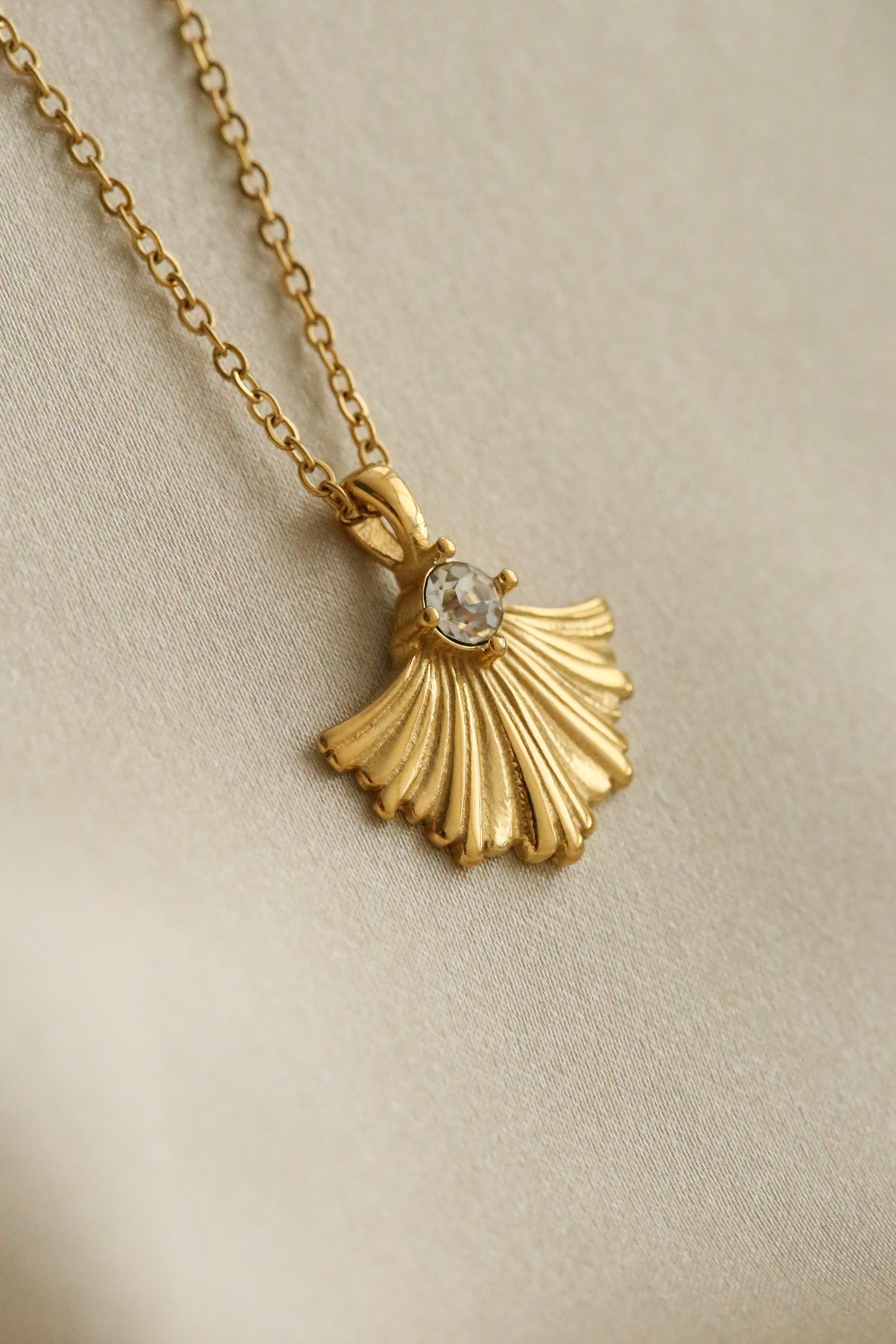 Terry Necklace - Boutique Minimaliste has waterproof, durable, elegant and vintage inspired jewelry