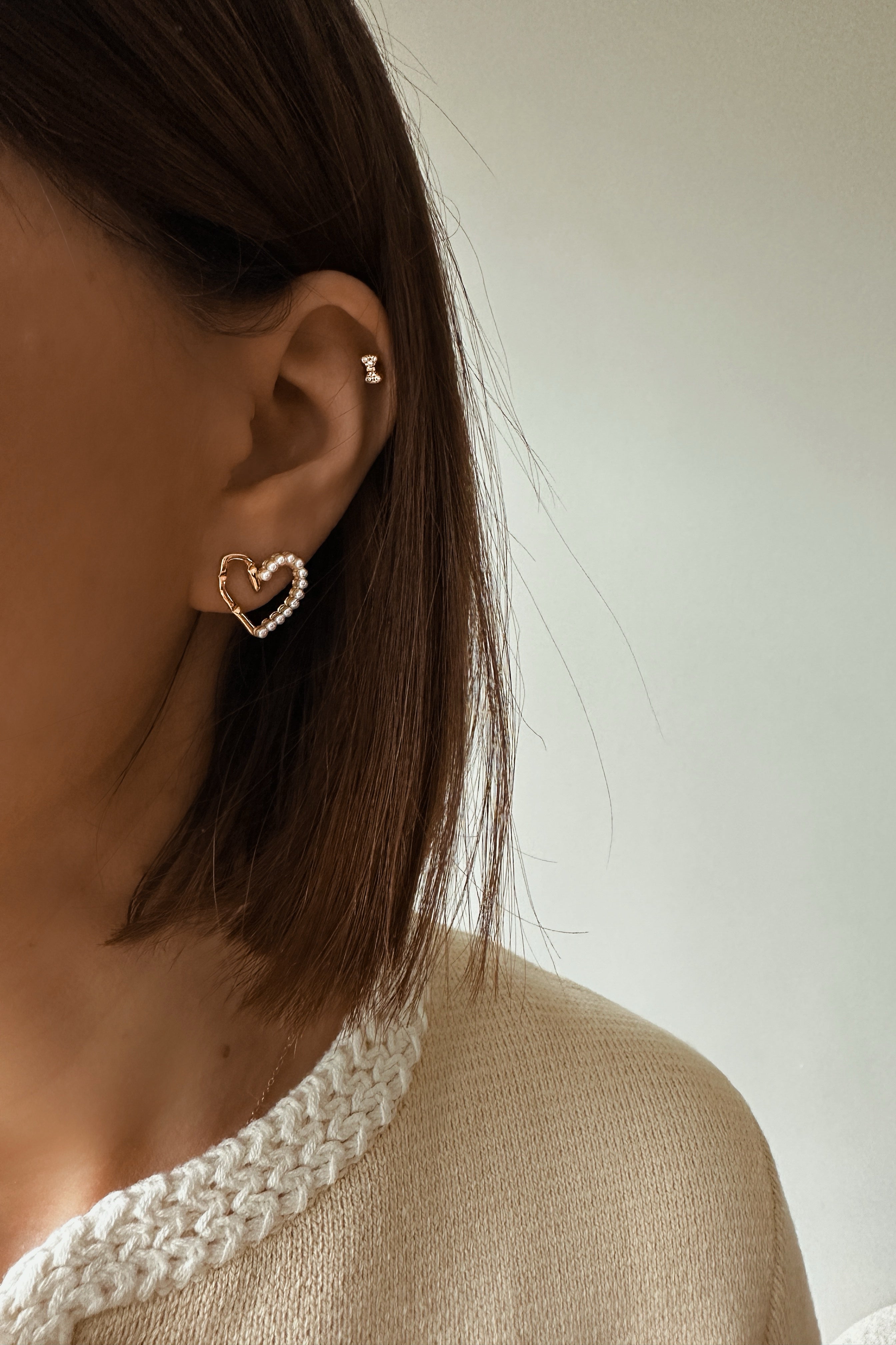 The Heart - Bow Piercing - Boutique Minimaliste has waterproof, durable, elegant and vintage inspired jewelry