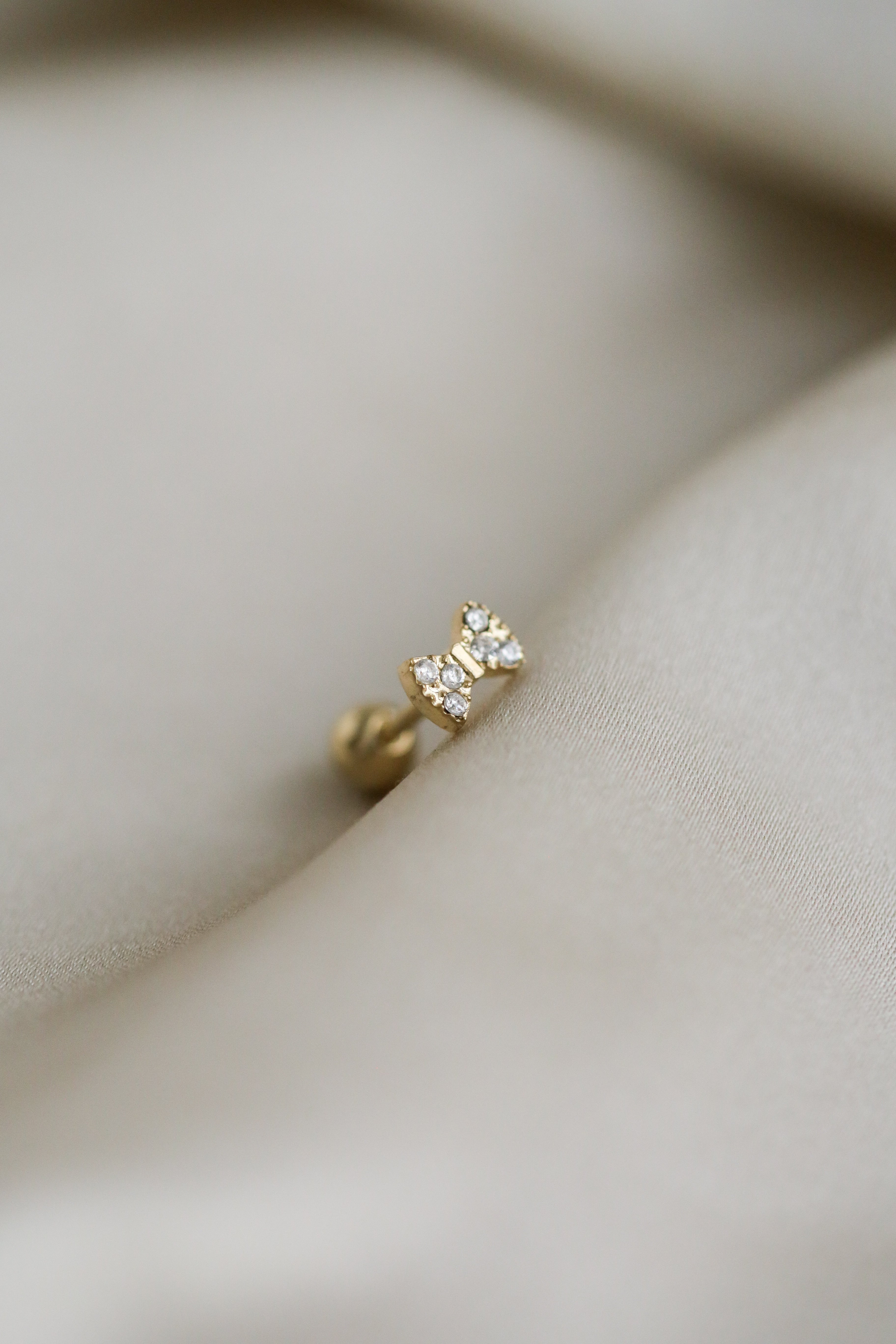 The Heart - Bow Piercing - Boutique Minimaliste has waterproof, durable, elegant and vintage inspired jewelry