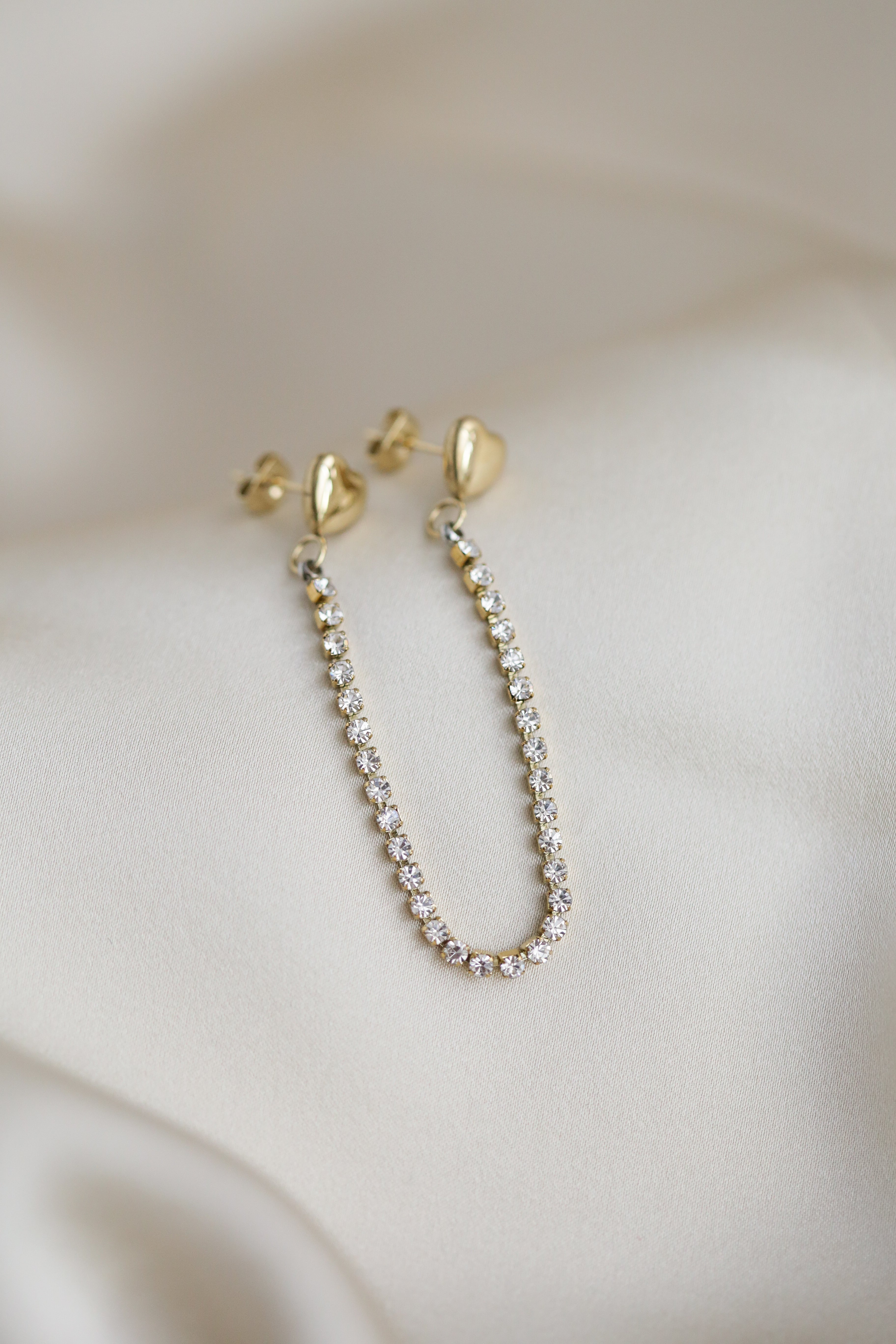 The Heart - Double Studs - Boutique Minimaliste has waterproof, durable, elegant and vintage inspired jewelry