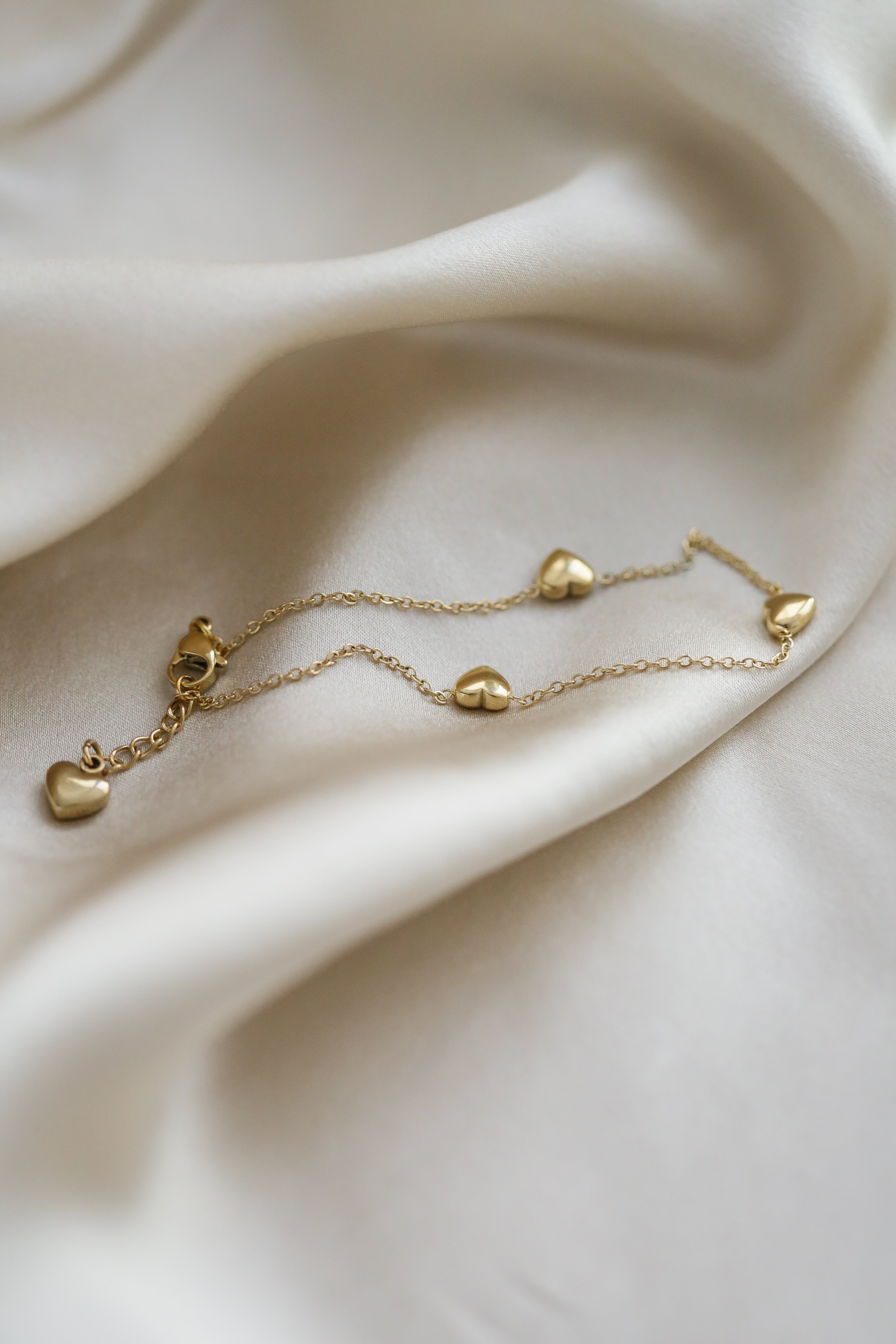 The Heart - Trio Bracelet - Boutique Minimaliste has waterproof, durable, elegant and vintage inspired jewelry