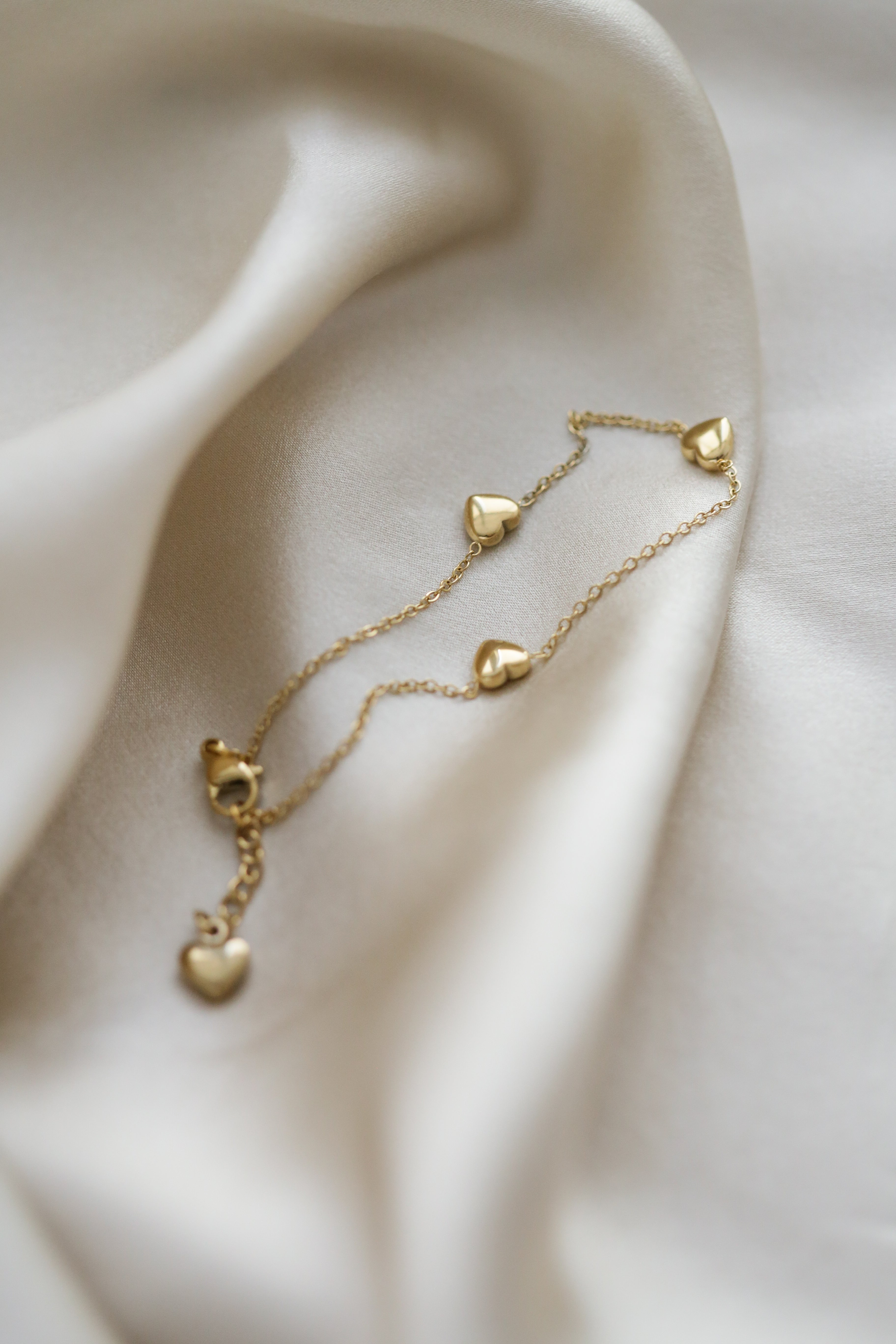 The Heart - Trio Bracelet - Boutique Minimaliste has waterproof, durable, elegant and vintage inspired jewelry