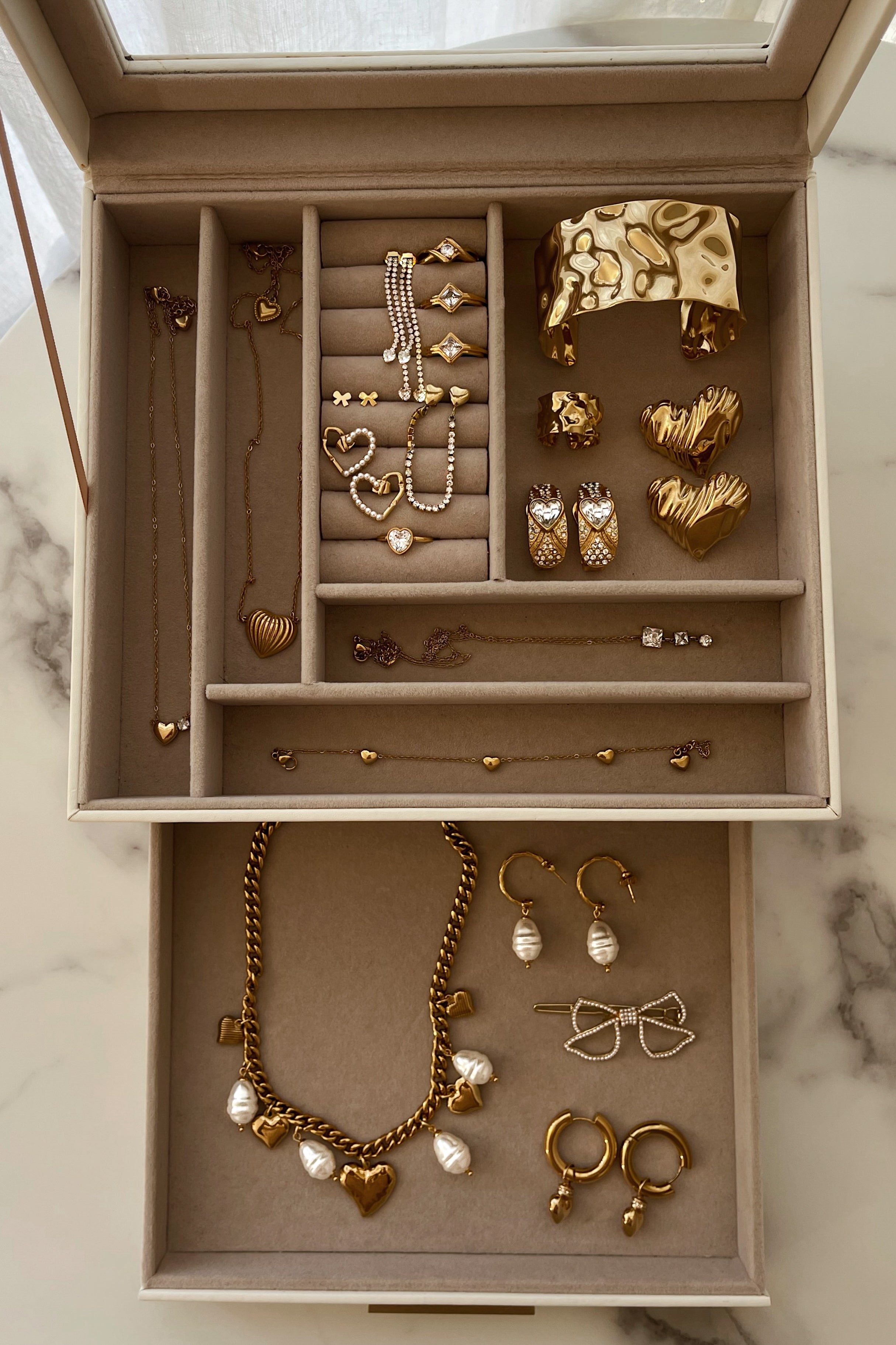 The Heart - Vintage Cubic Zirconia Hoops - Boutique Minimaliste has waterproof, durable, elegant and vintage inspired jewelry