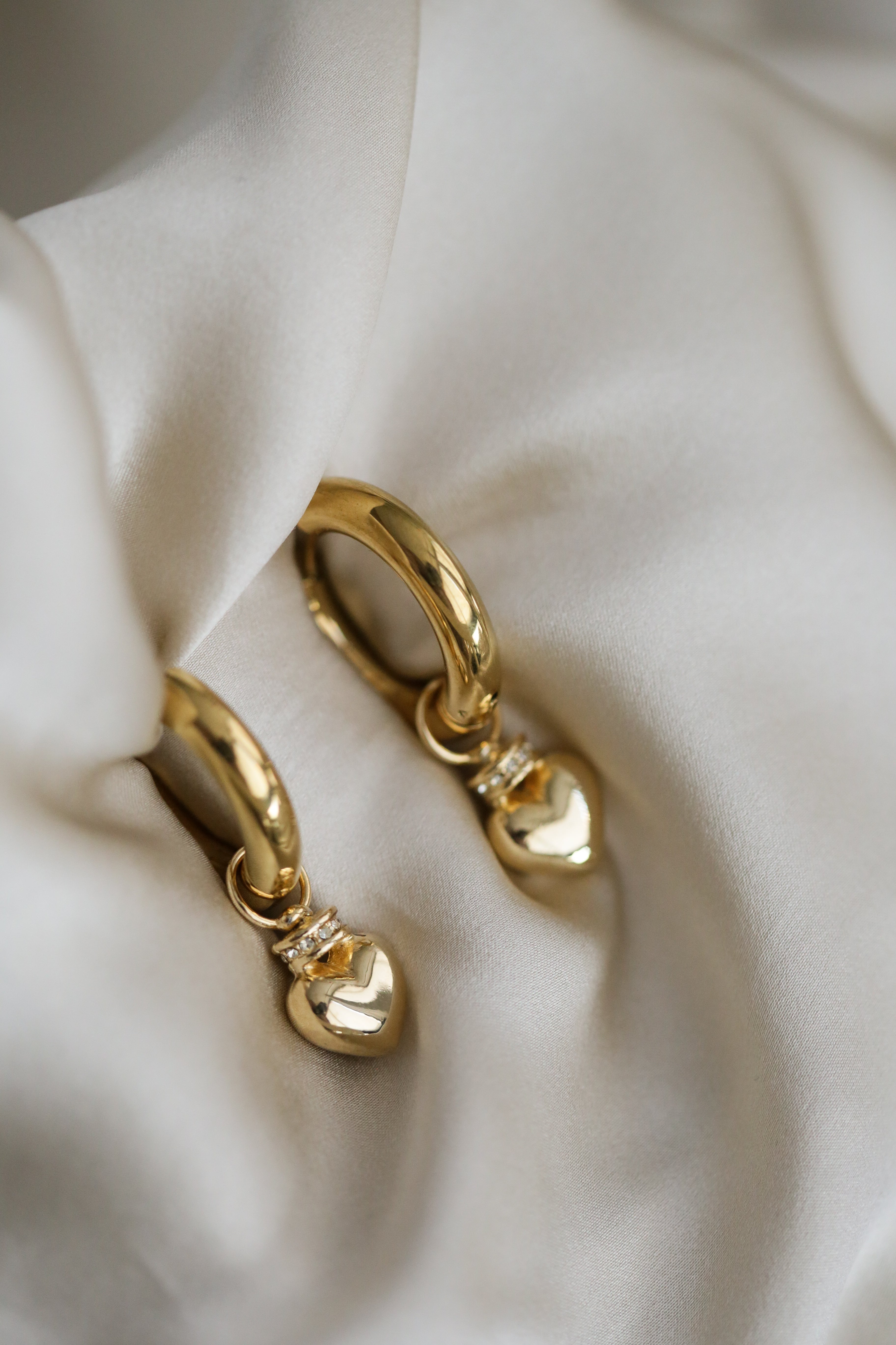 The Heart - Vintage Pendant Hoops - Boutique Minimaliste has waterproof, durable, elegant and vintage inspired jewelry