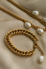 True Bracelet - Boutique Minimaliste has waterproof, durable, elegant and vintage inspired jewelry