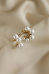 True Hoops - Boutique Minimaliste has waterproof, durable, elegant and vintage inspired jewelry