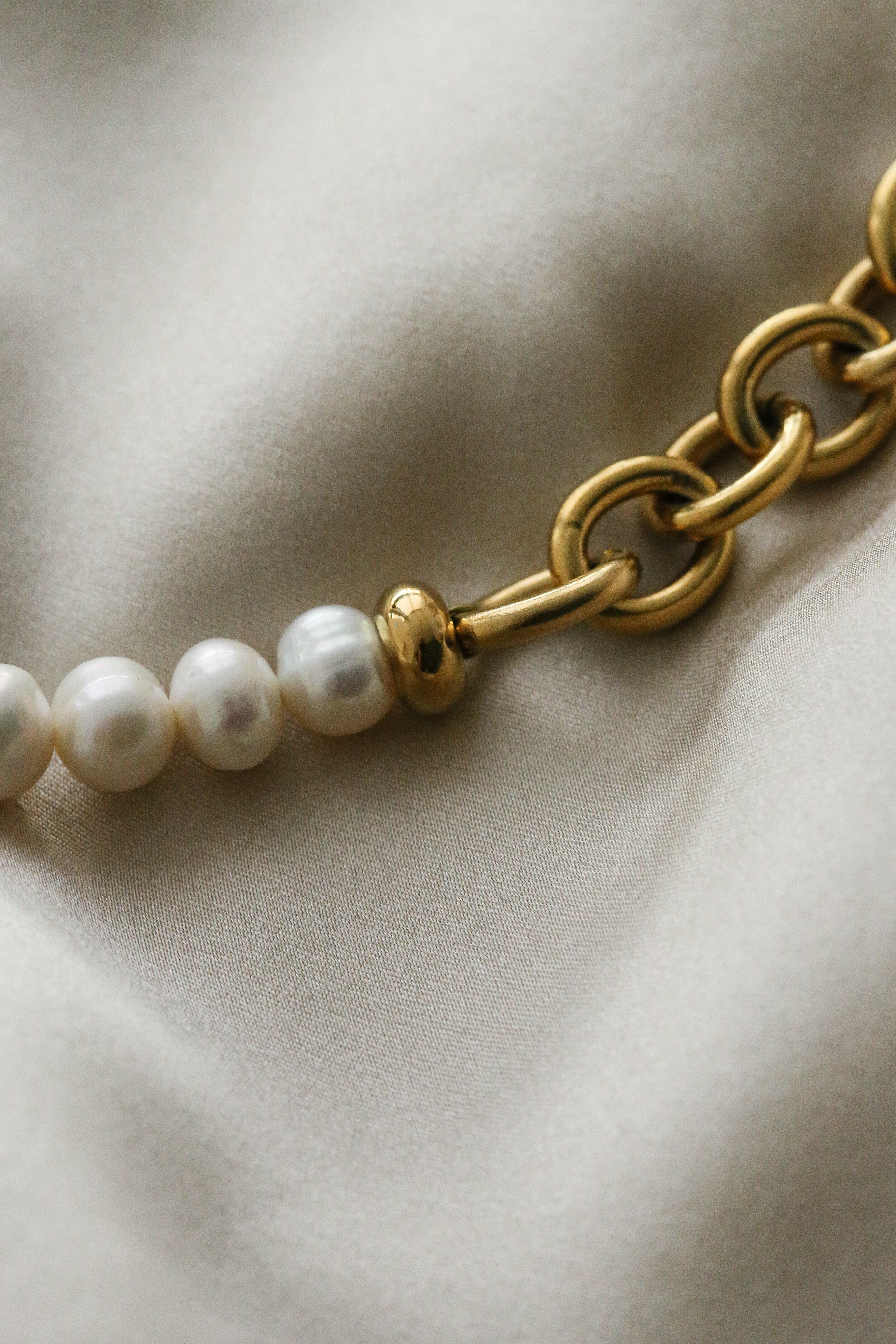 Valerie Necklace - Boutique Minimaliste has waterproof, durable, elegant and vintage inspired jewelry