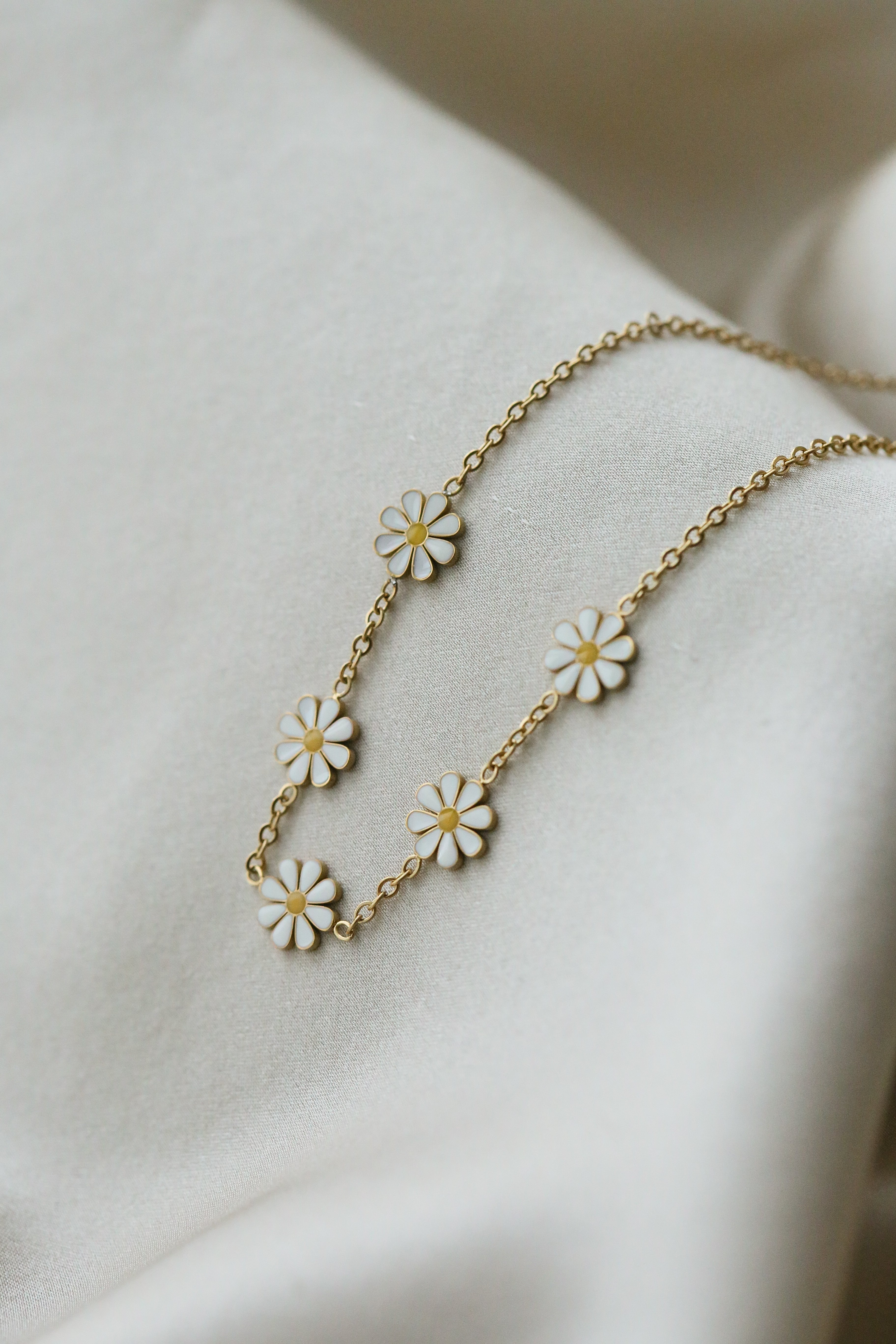 Valery (children) Necklace - Boutique Minimaliste has waterproof, durable, elegant and vintage inspired jewelry