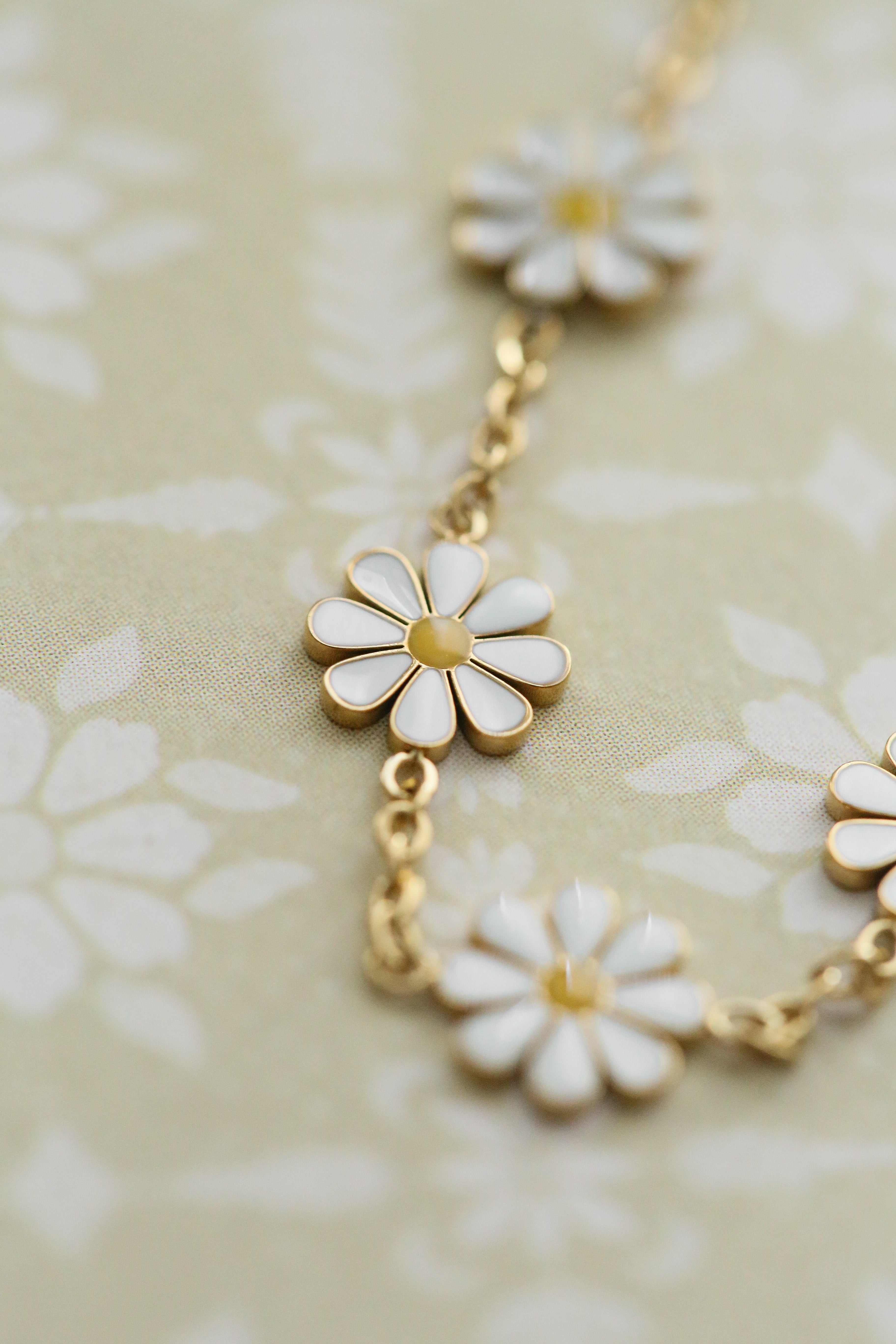 Valery (children) Necklace - Boutique Minimaliste has waterproof, durable, elegant and vintage inspired jewelry