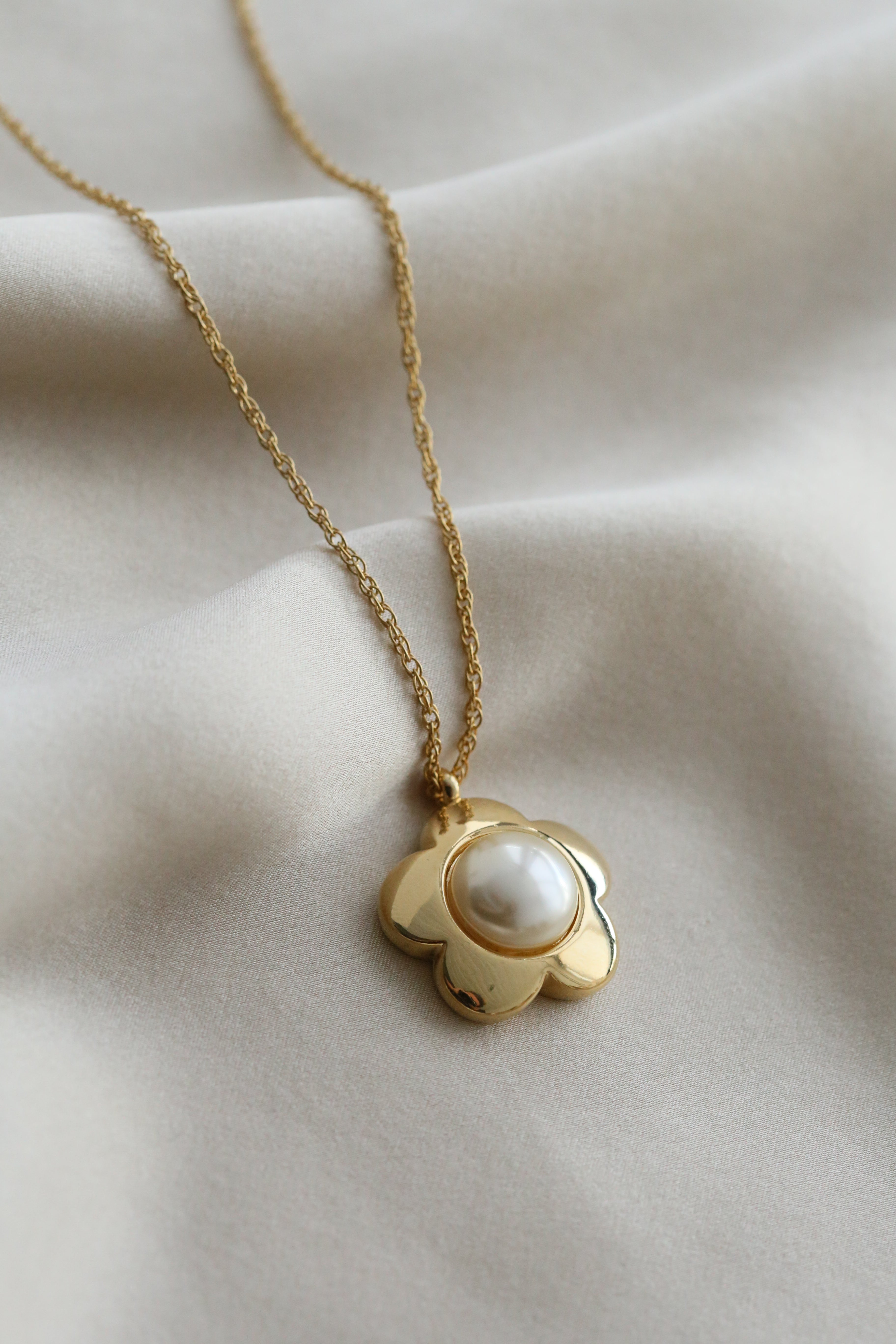 Venice (Vintage) Necklace - Boutique Minimaliste has waterproof, durable, elegant and vintage inspired jewelry