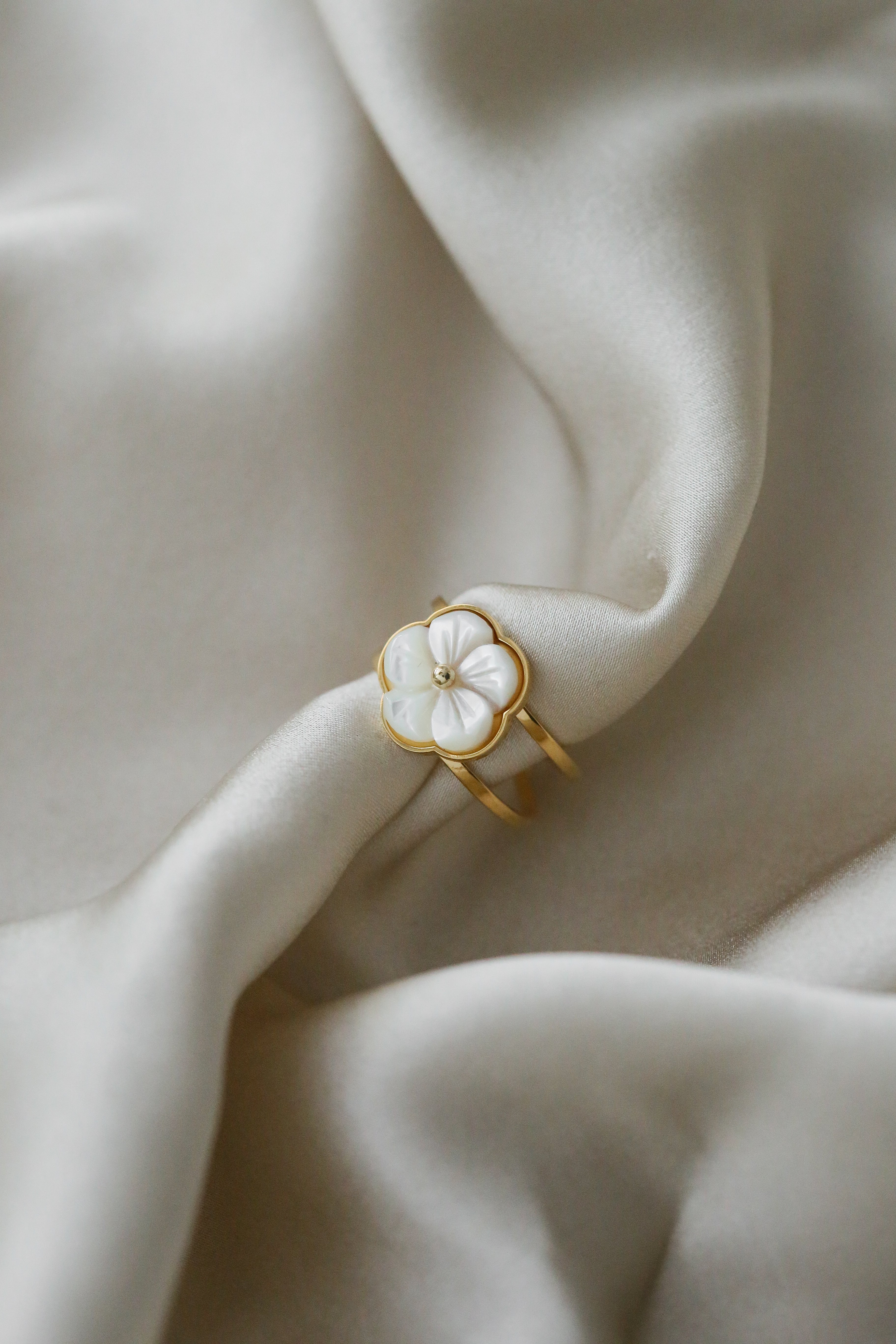 Venus Ring - Boutique Minimaliste has waterproof, durable, elegant and vintage inspired jewelry