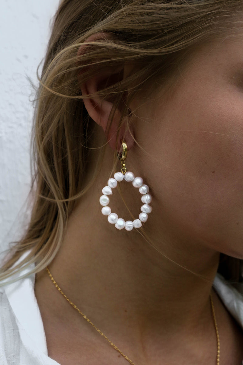 Verity Earrings - Boutique Minimaliste has waterproof, durable, elegant and vintage inspired jewelry