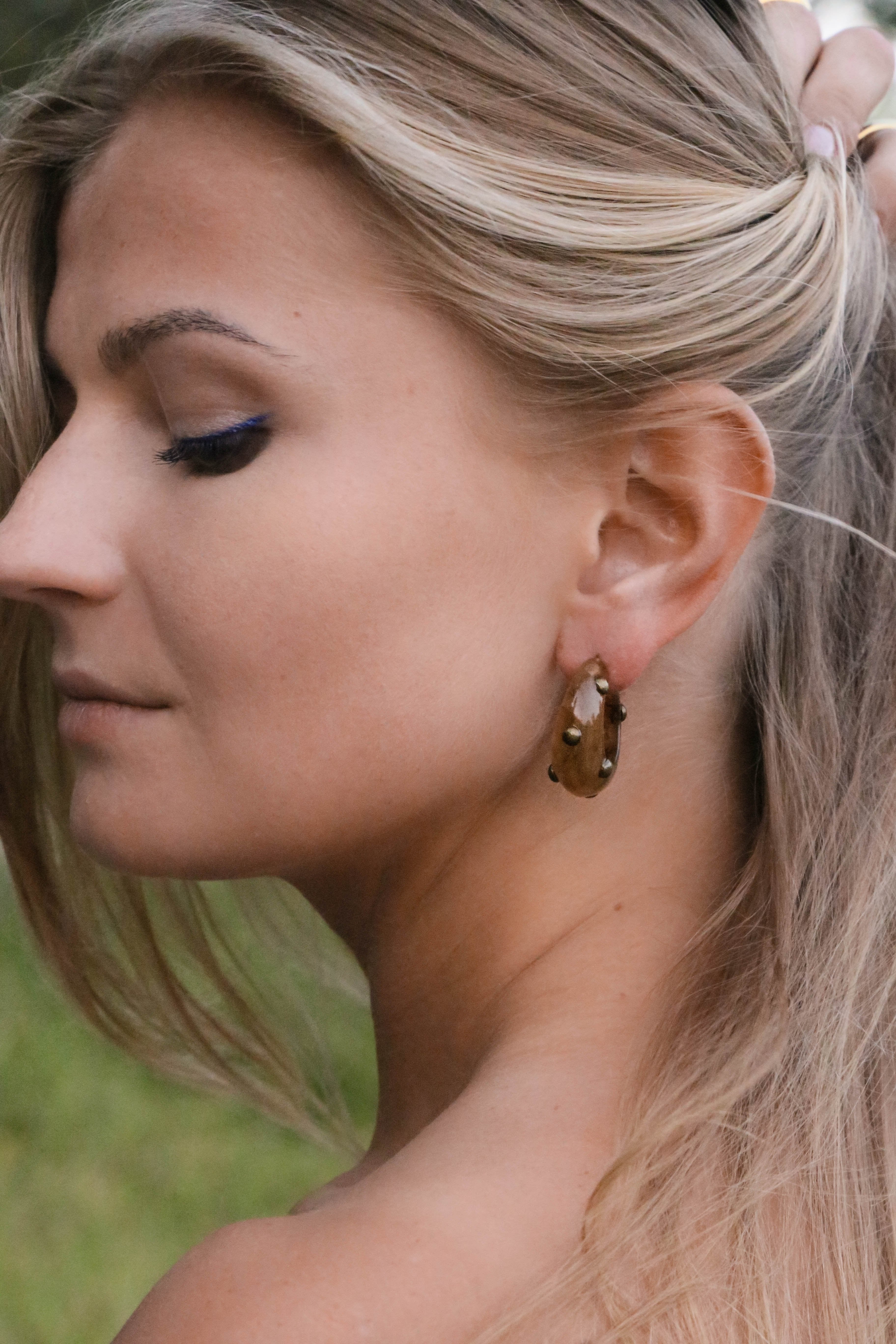 Vintage Lucite Hoop Earrings - Boutique Minimaliste has waterproof, durable, elegant and vintage inspired jewelry