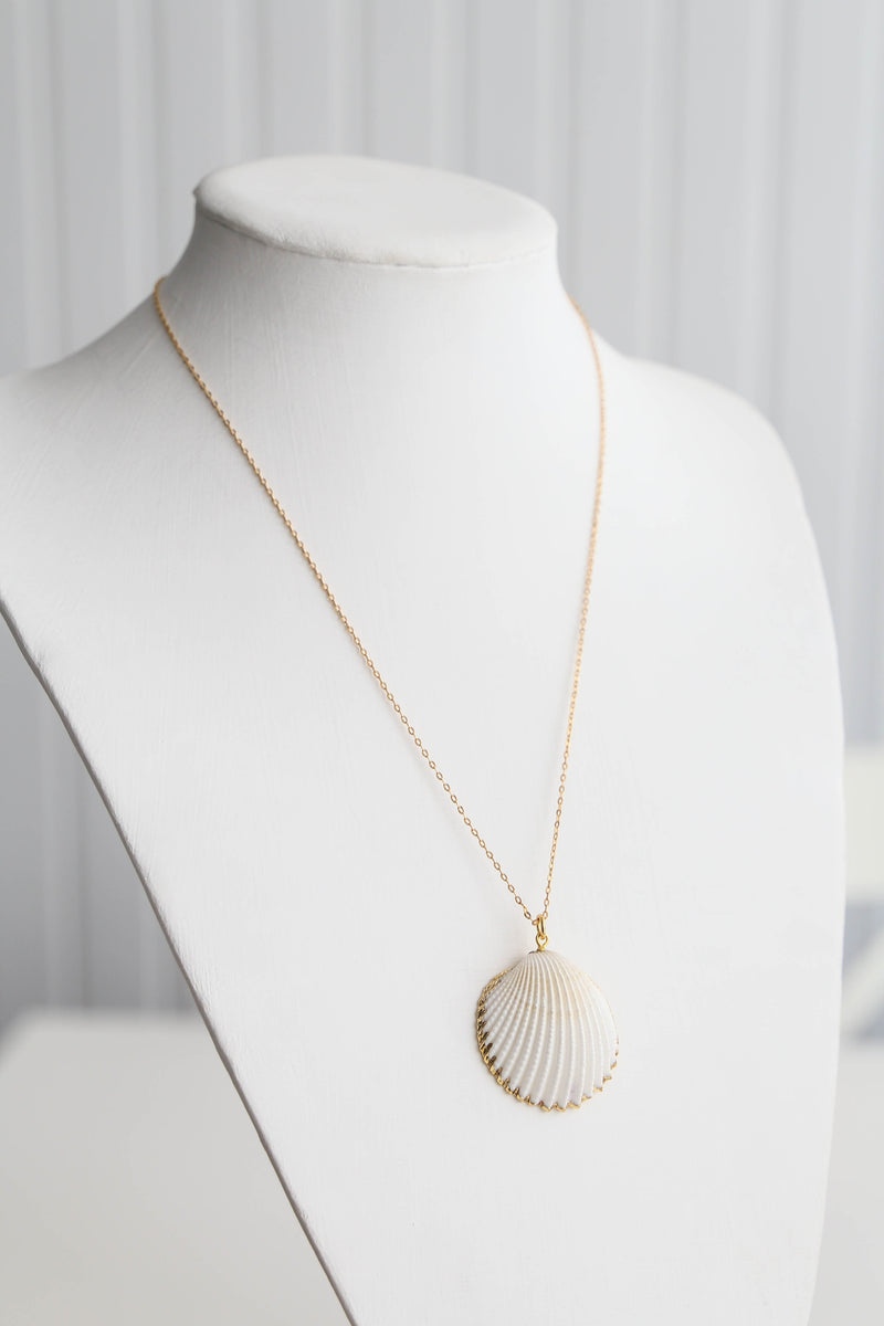 White & Gold Necklace - Boutique Minimaliste has waterproof, durable, elegant and vintage inspired jewelry