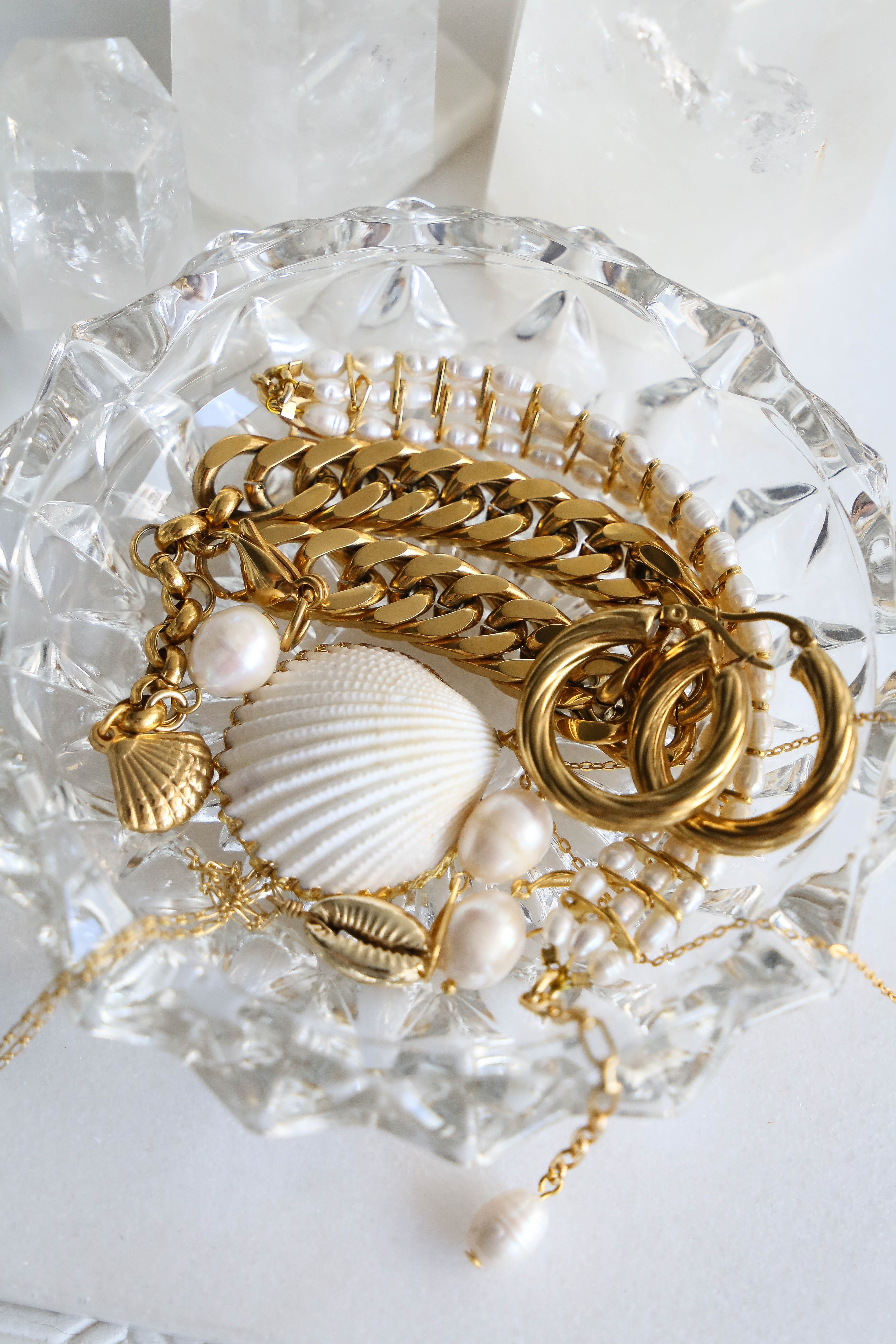 White & Gold Shell Necklace - has waterproof, durable, elegant and vintage inspired jewelry