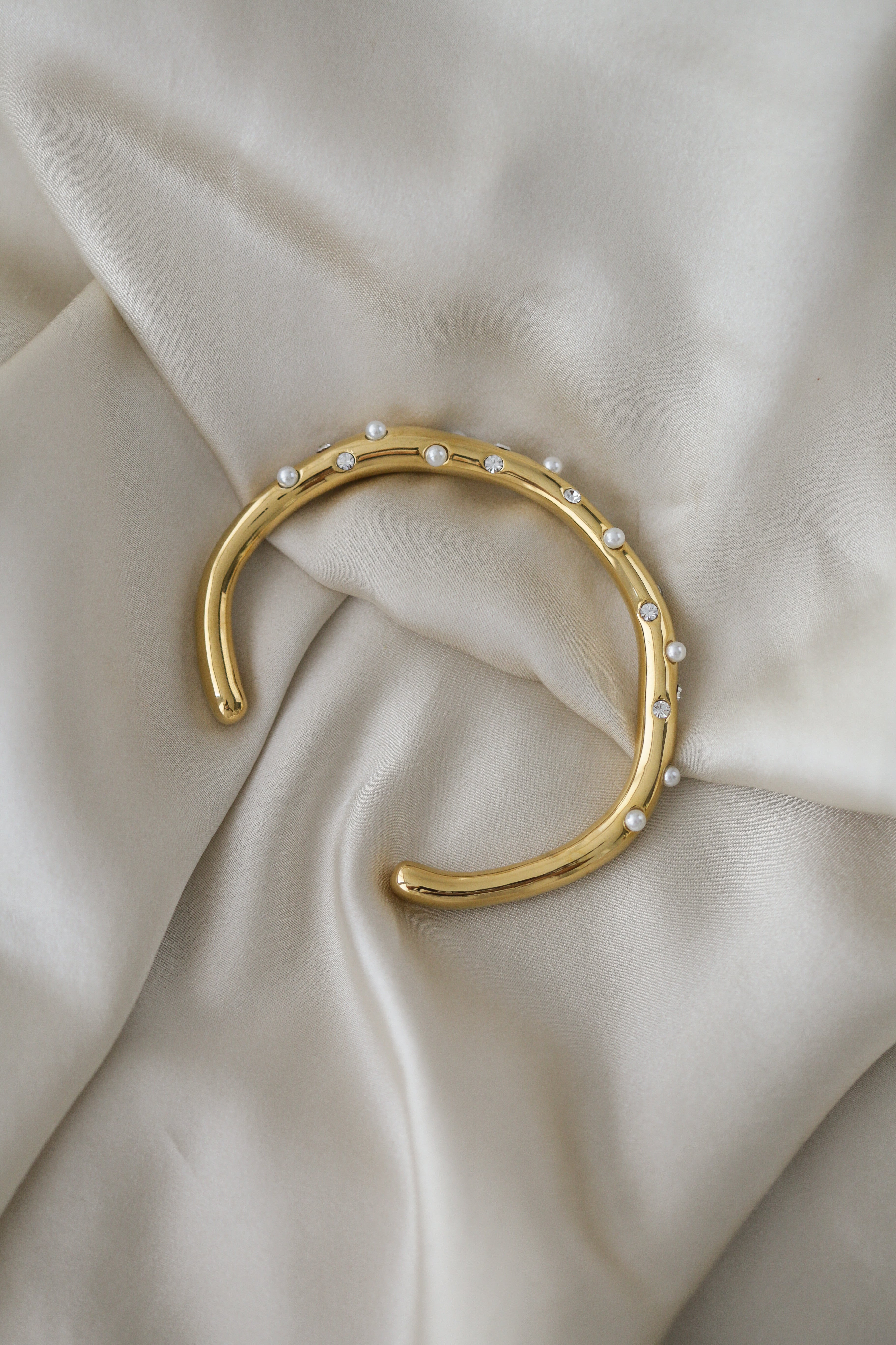 Xanthe Cuff - Boutique Minimaliste has waterproof, durable, elegant and vintage inspired jewelry