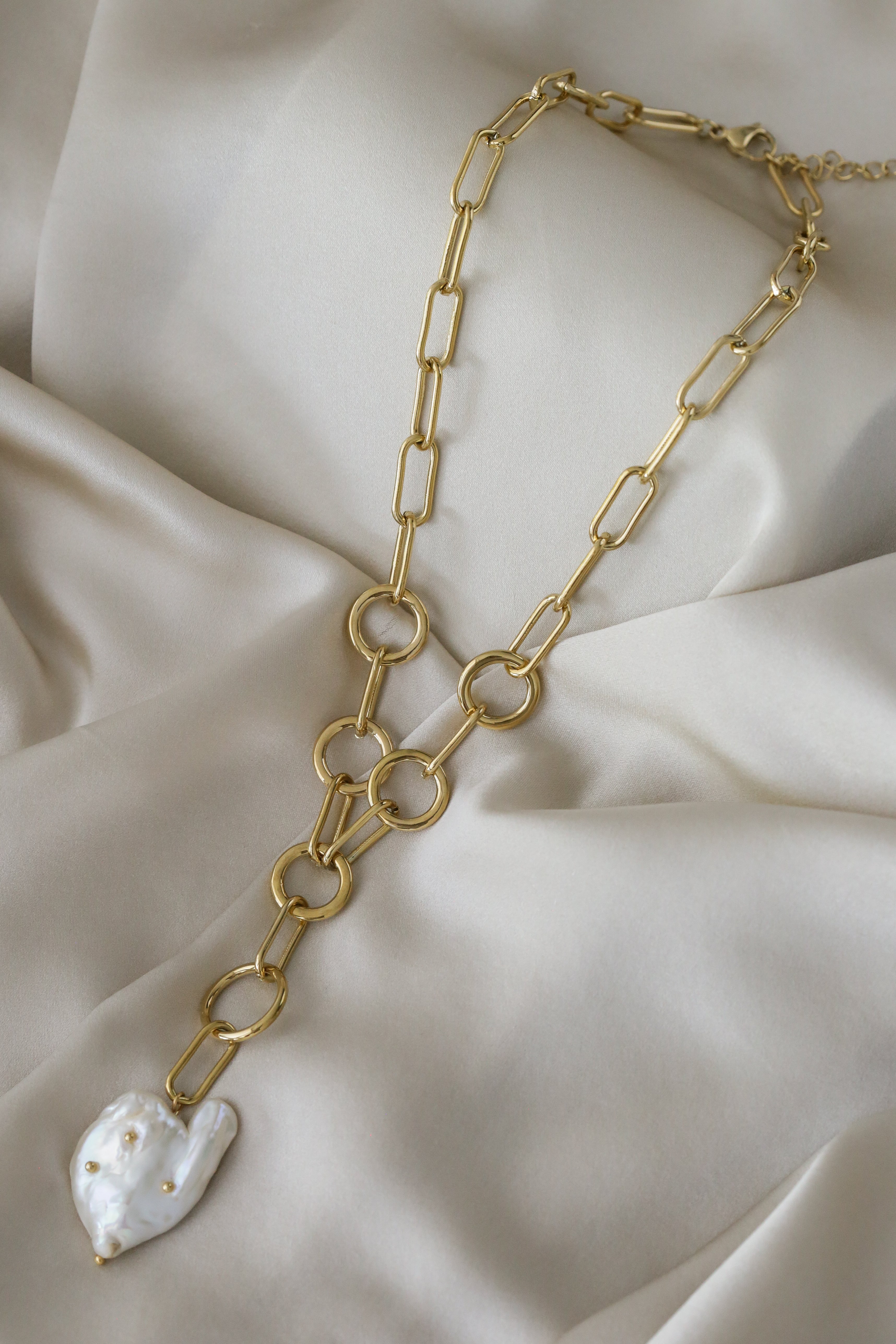 Xaria Necklace - Boutique Minimaliste has waterproof, durable, elegant and vintage inspired jewelry