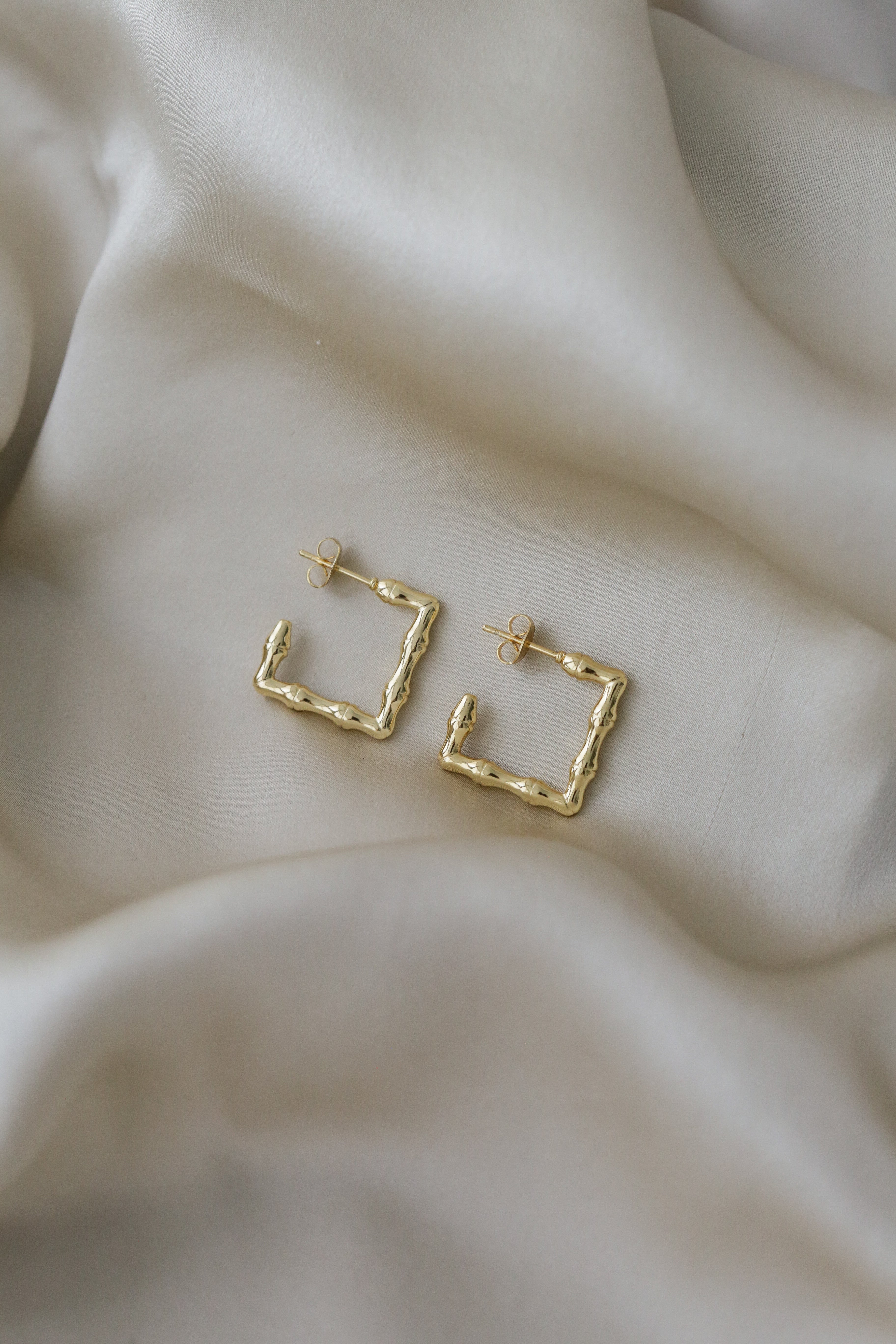 Xianna Huggies - Boutique Minimaliste has waterproof, durable, elegant and vintage inspired jewelry