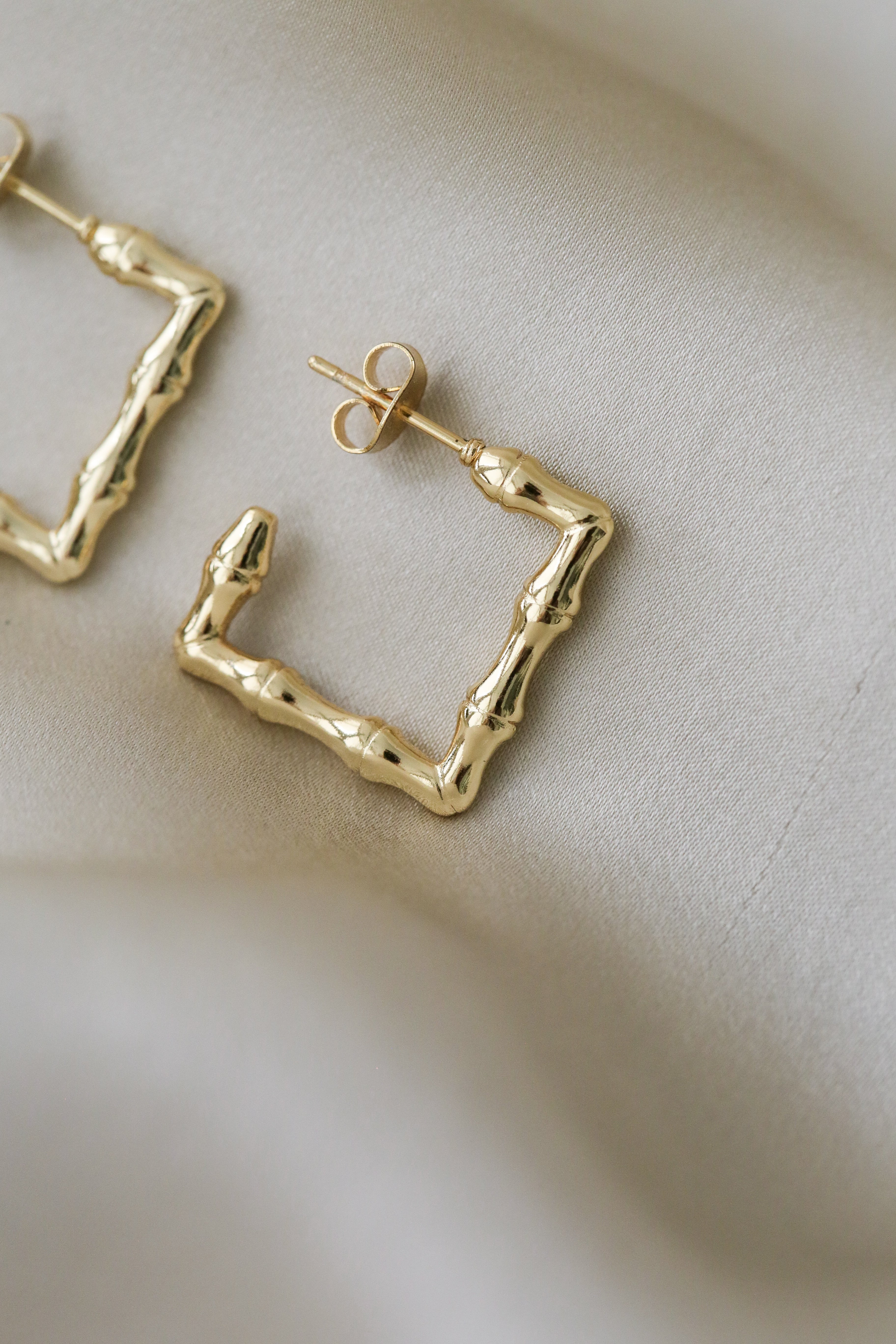 Xianna Huggies - Boutique Minimaliste has waterproof, durable, elegant and vintage inspired jewelry